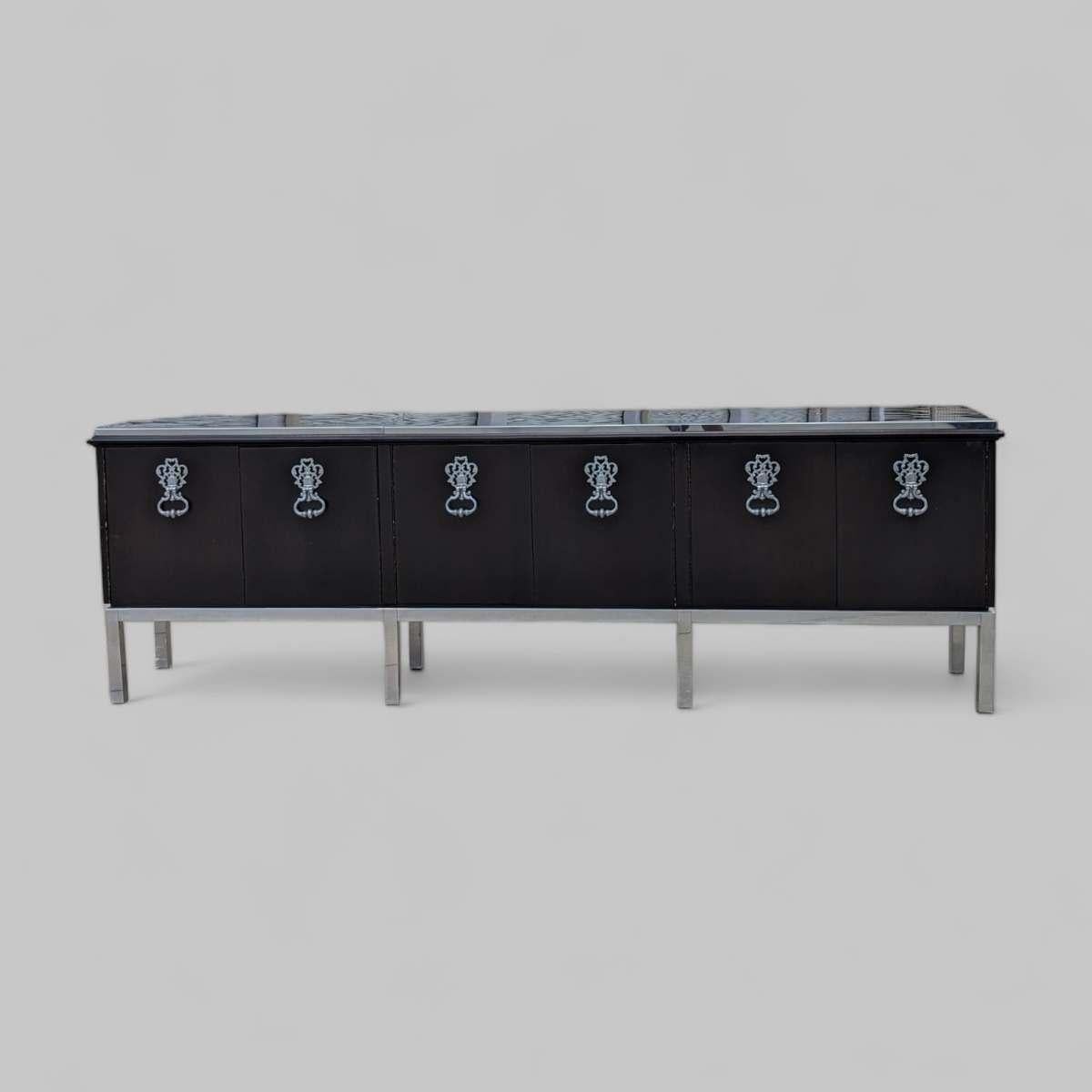 Mid Century Modern Sideboard with Ornate Hardware, Style of Tommi Parzinger For Sale 5