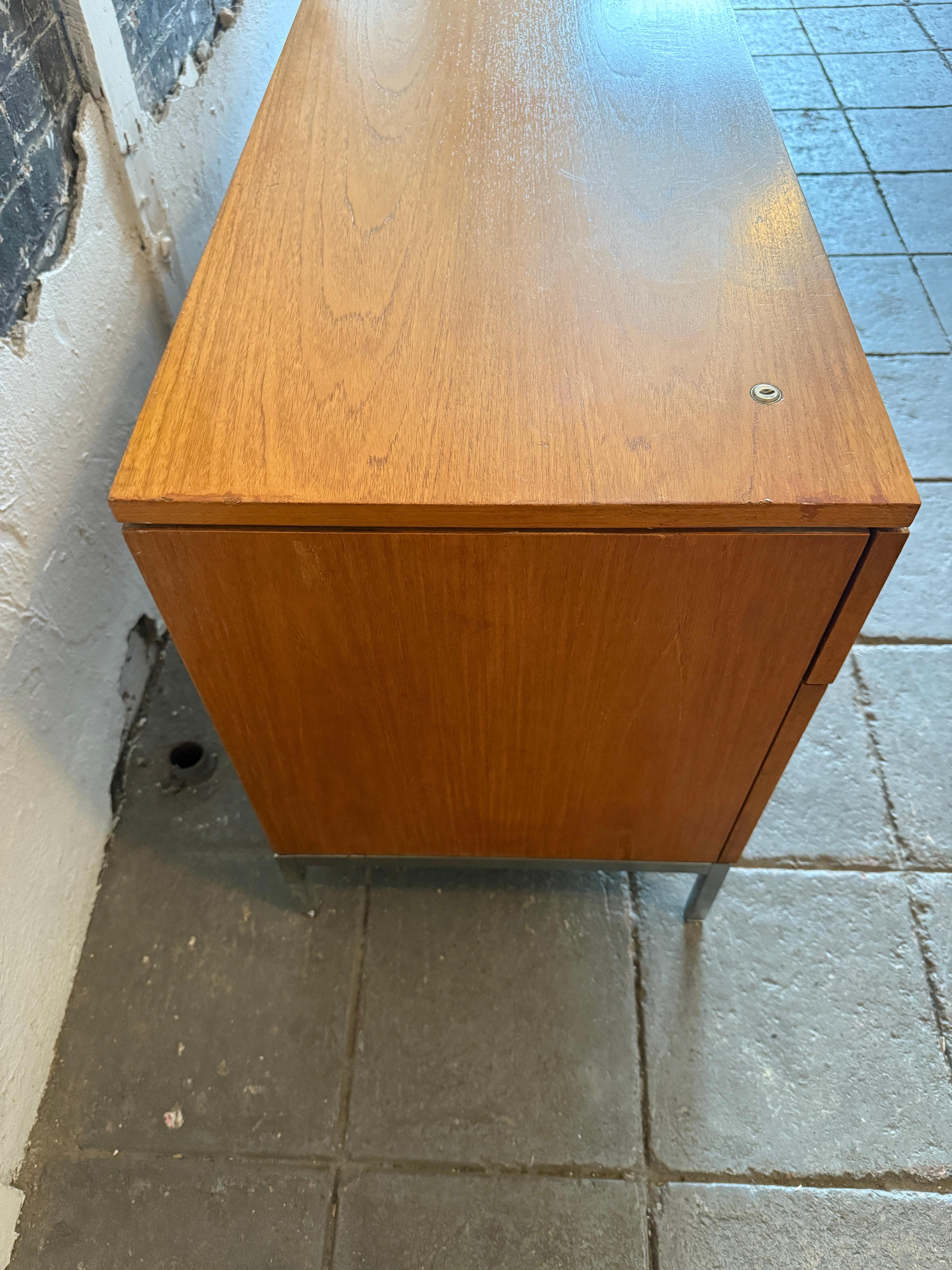 Stunning Mid century Oak Office 10 drawer Credenza by Florence knoll For Sale 7
