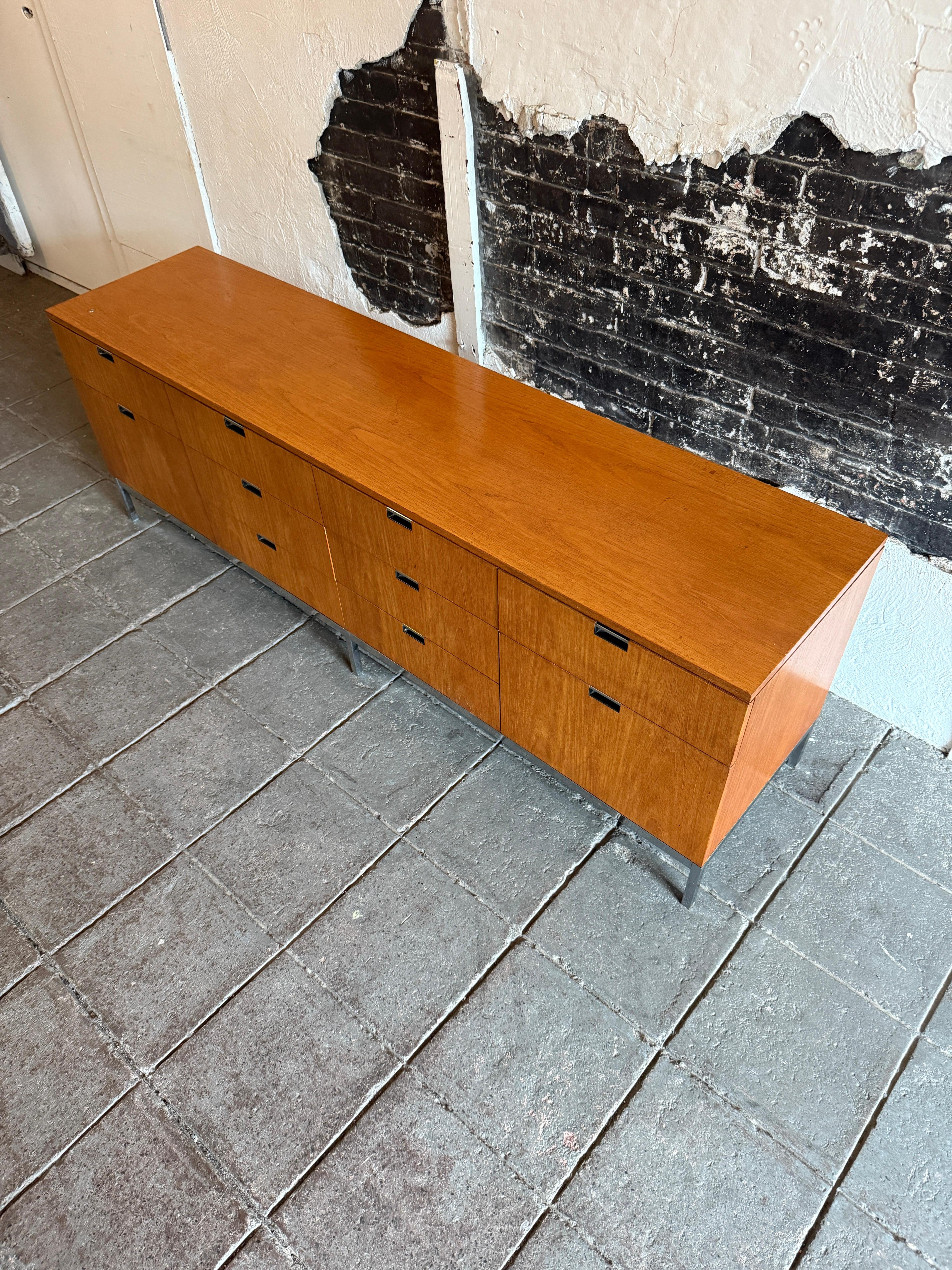 Mid-20th Century Stunning Mid century Oak Office 10 drawer Credenza by Florence knoll For Sale