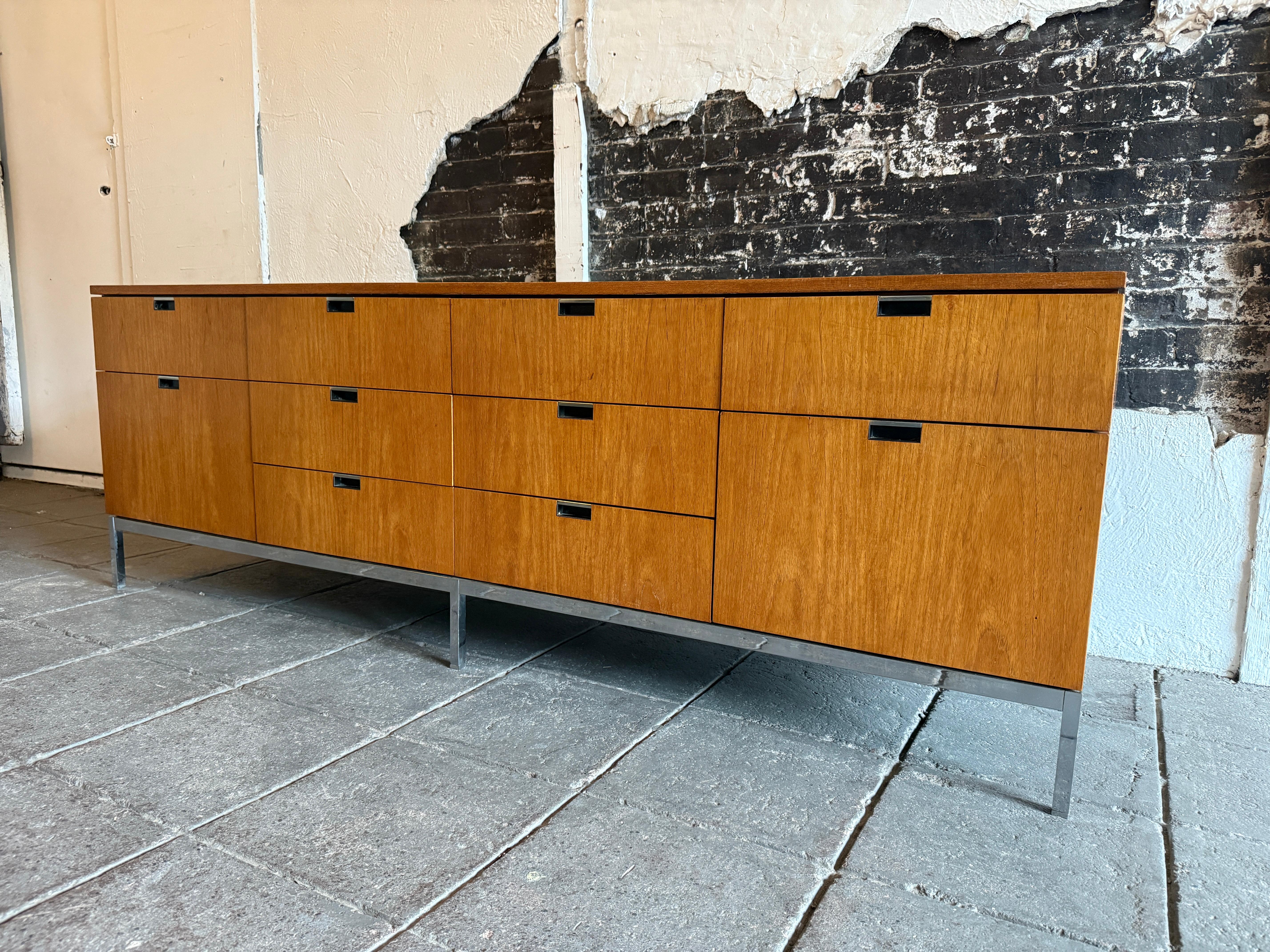Stunning Mid century Oak Office 10 drawer Credenza by Florence knoll For Sale 1
