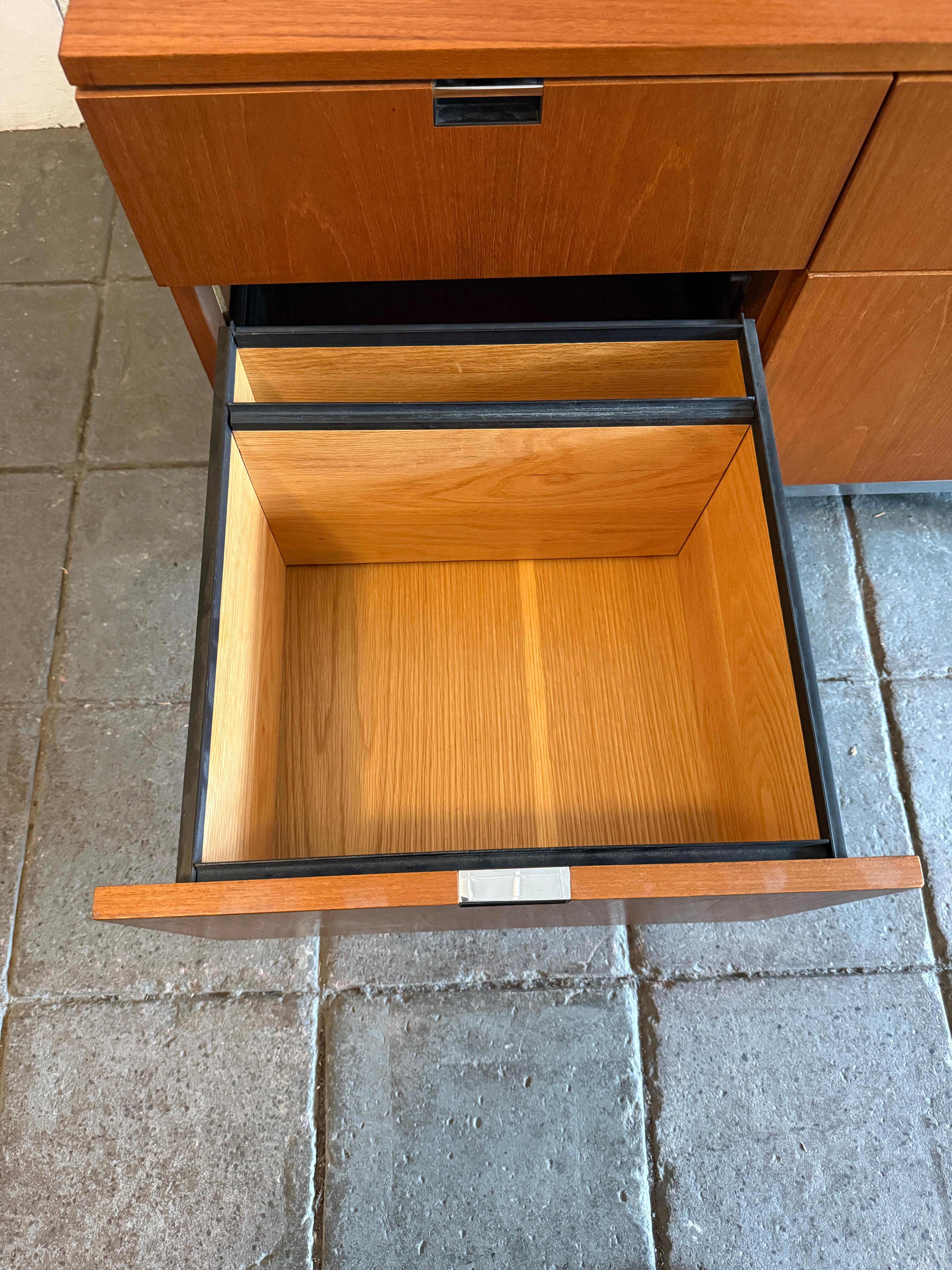Stunning Mid century Oak Office Credenza Sideboard by Florence knoll For Sale 3