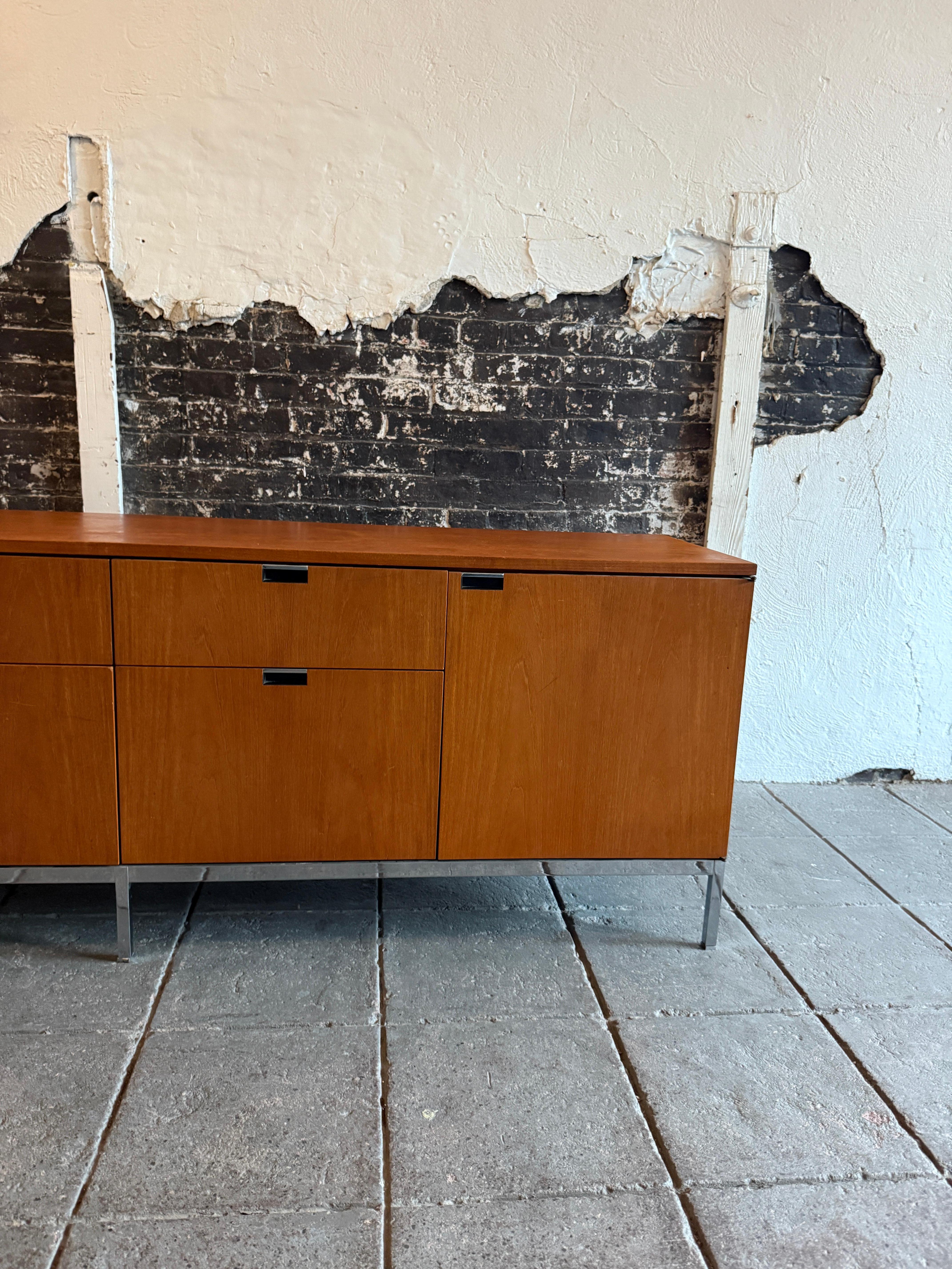 Mid-Century Modern Stunning Mid century Oak Office Credenza Sideboard by Florence knoll For Sale