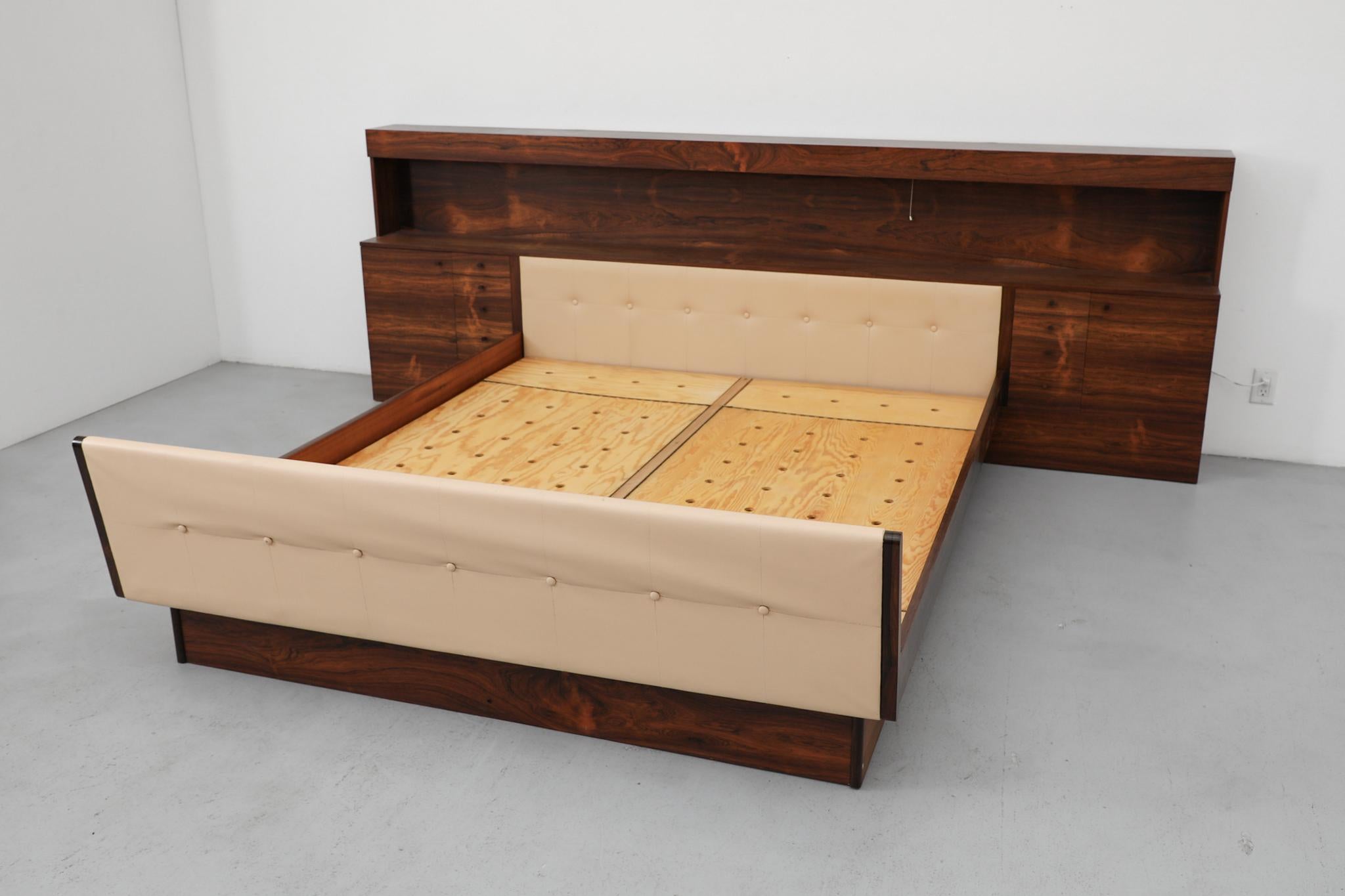 Superbe cadre de lit en palissandre du milieu du siècle par Arne Hovmand-Olsen, années 1960 en vente 6