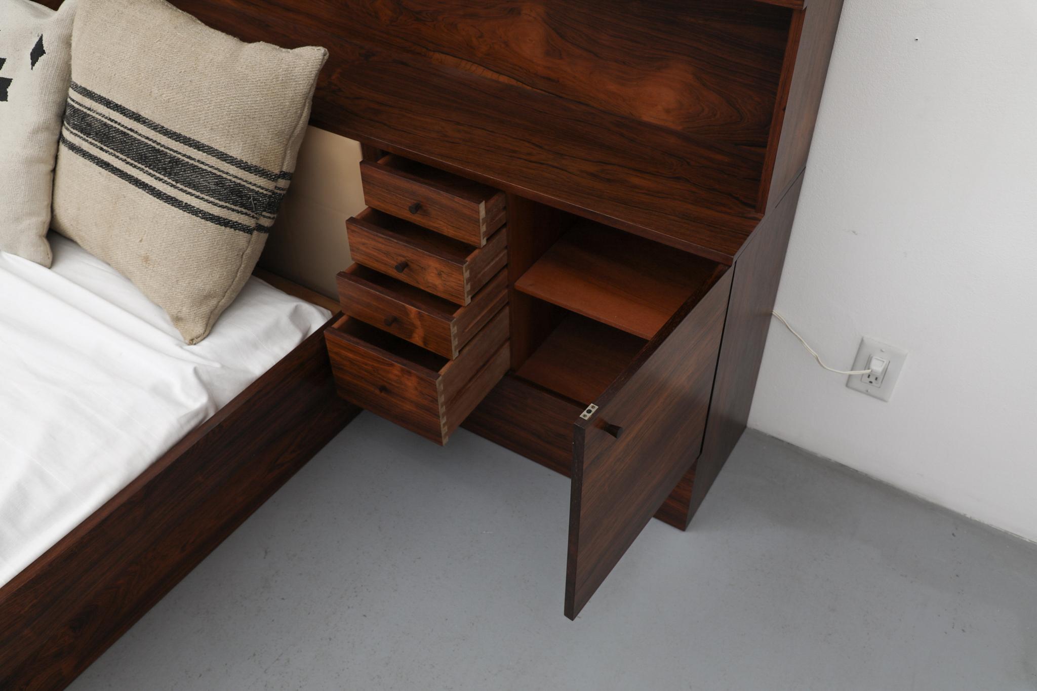 Milieu du XXe siècle Superbe cadre de lit en palissandre du milieu du siècle par Arne Hovmand-Olsen, années 1960 en vente