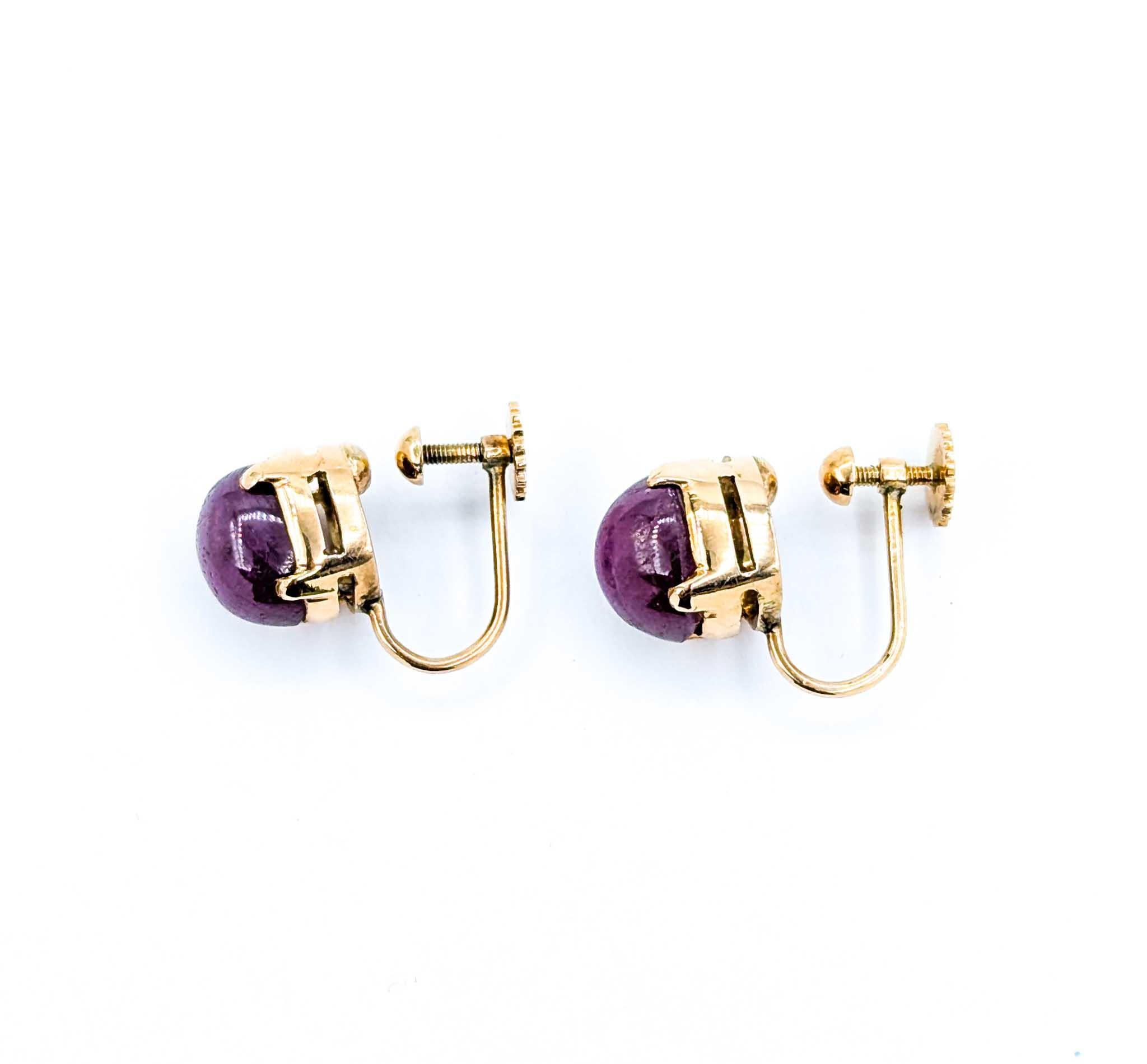 Women's or Men's Stunning Mid-Century Star Ruby Screwback Earrings in 14k Yellow Gold For Sale