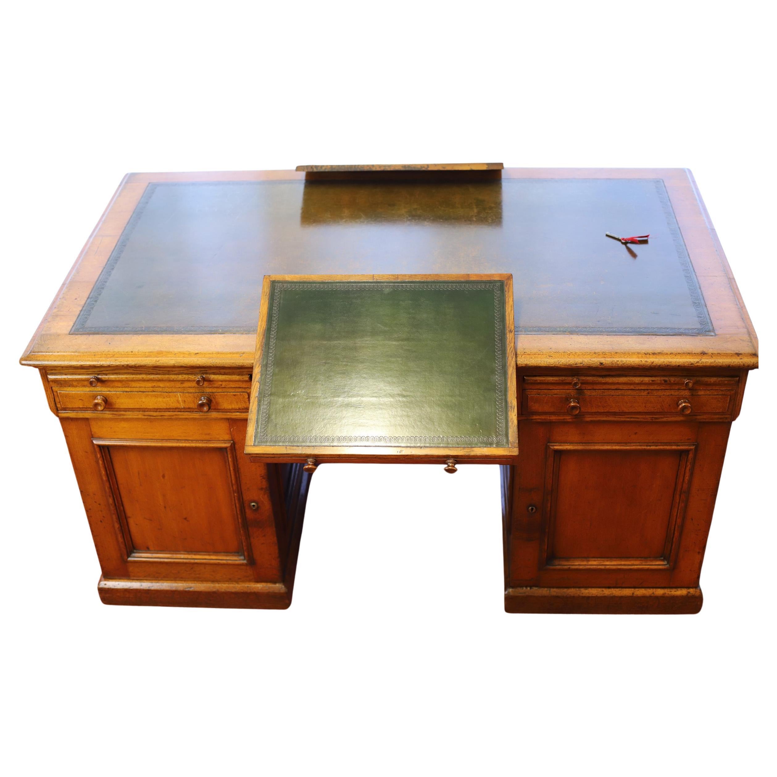 Stunning Mid-Victorian Oak Twin Pedestal Partners Desk For Sale