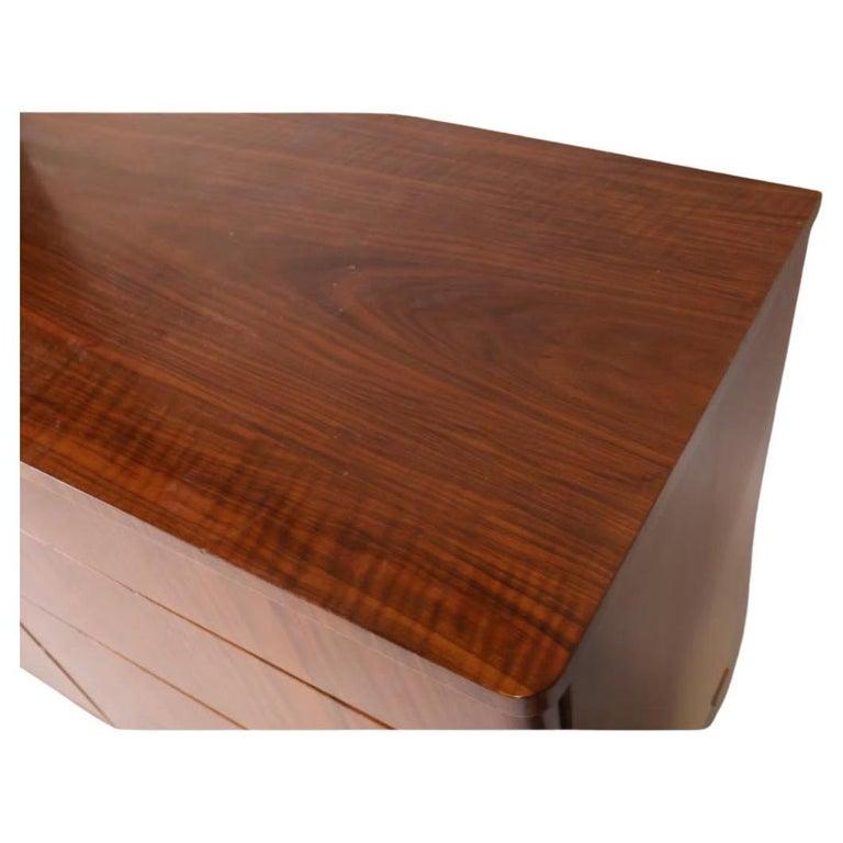 Mid-Century moderno Splendido comò a 8 cassetti in teak del Medioevo realizzato in Svezia in vendita