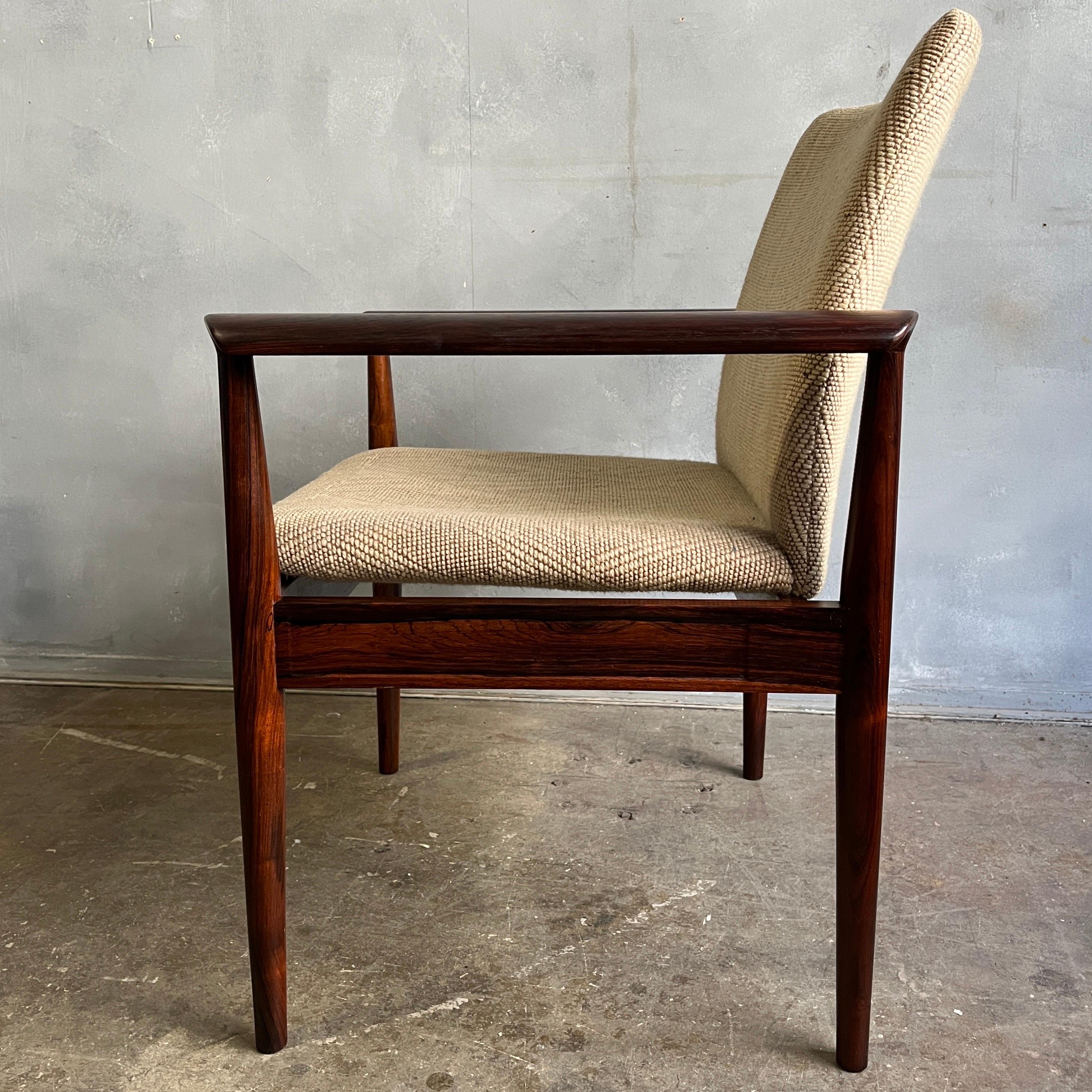 Superbe fauteuil du milieu du siècle dernier en bois de rose de Finn Juhl en vente 4