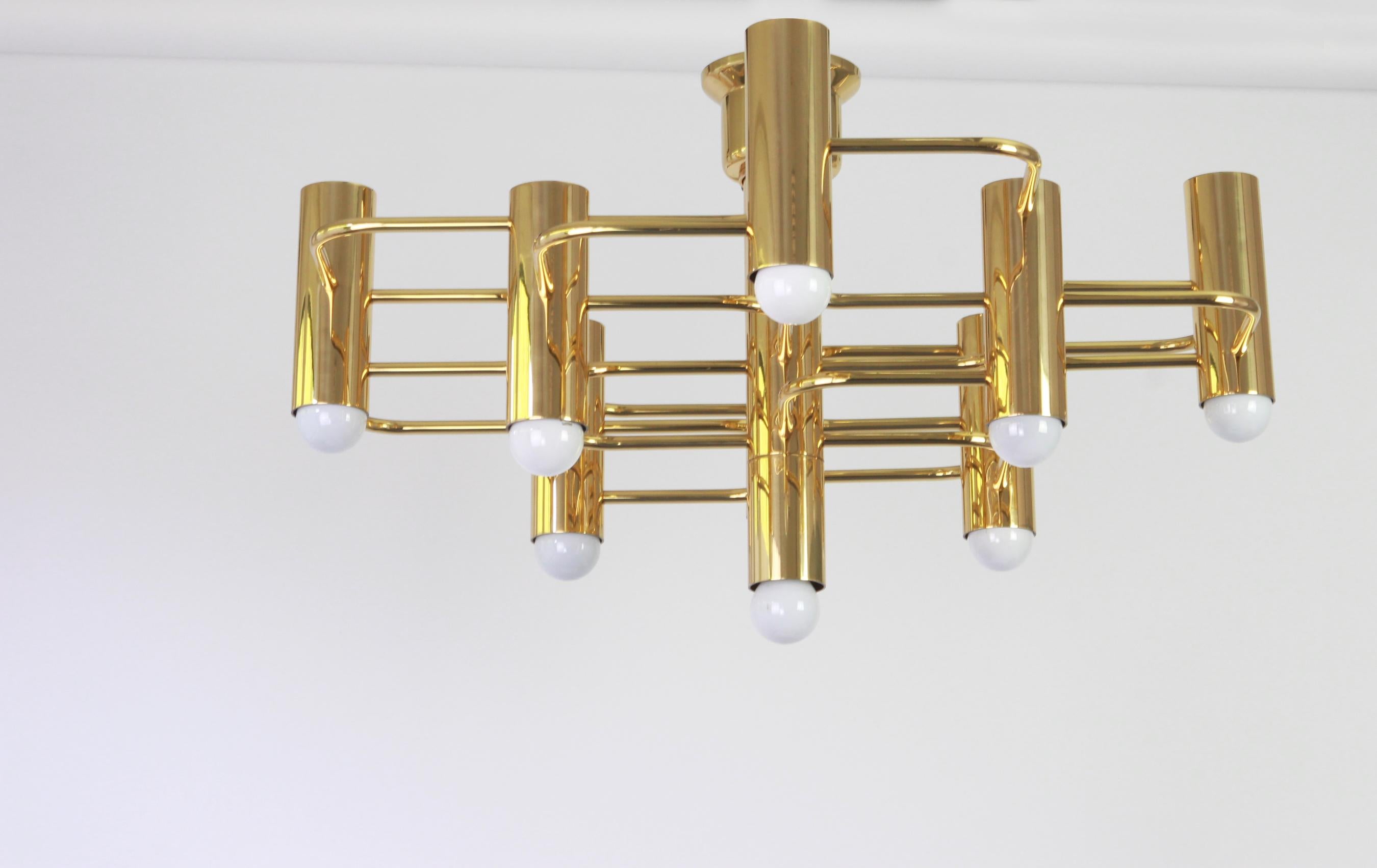 Mid-Century Modern Stunning Midcentury Chandelier Designed by Sciolari, 1970s