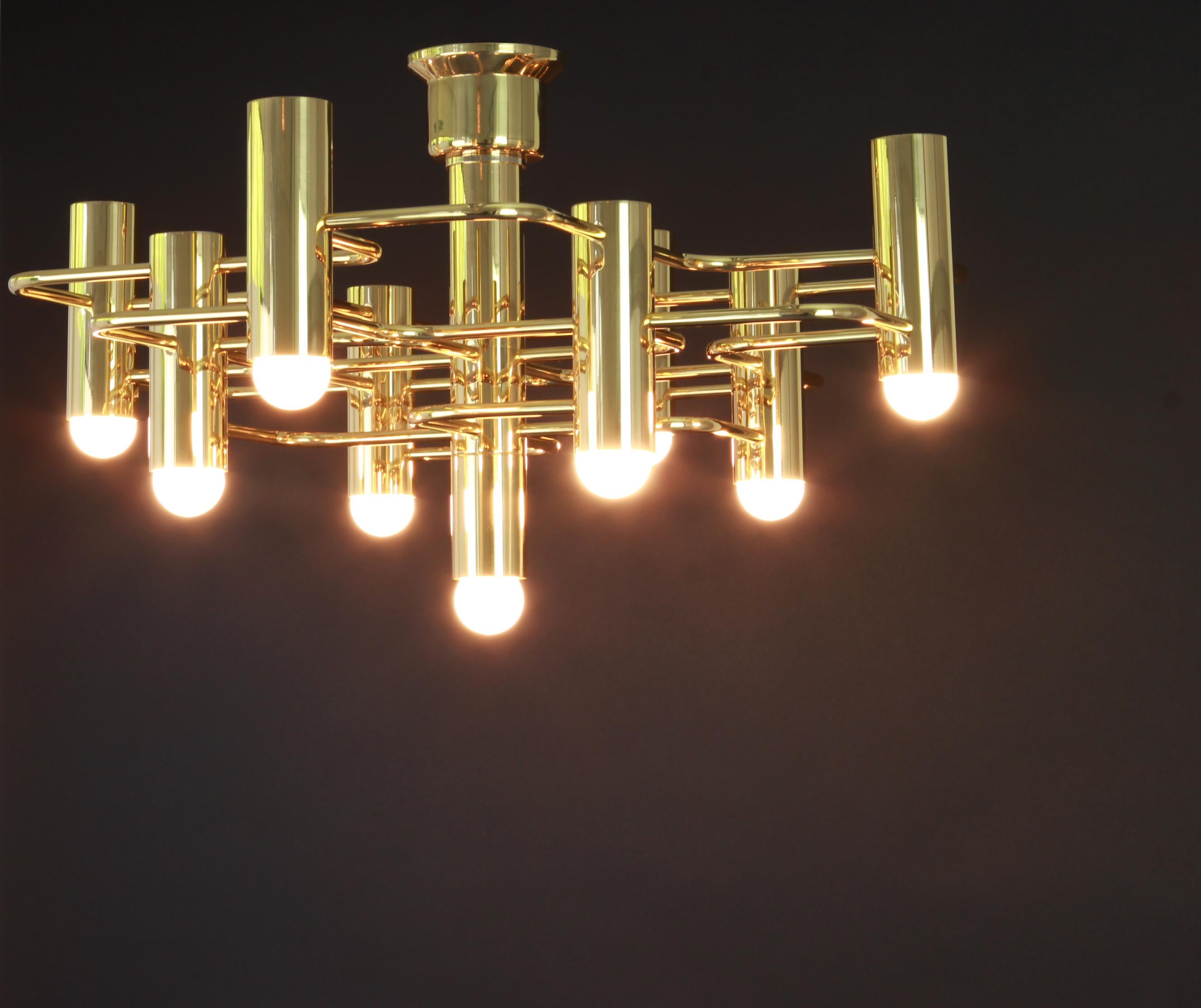 Brass Stunning Midcentury Chandelier Designed by Sciolari, 1970s