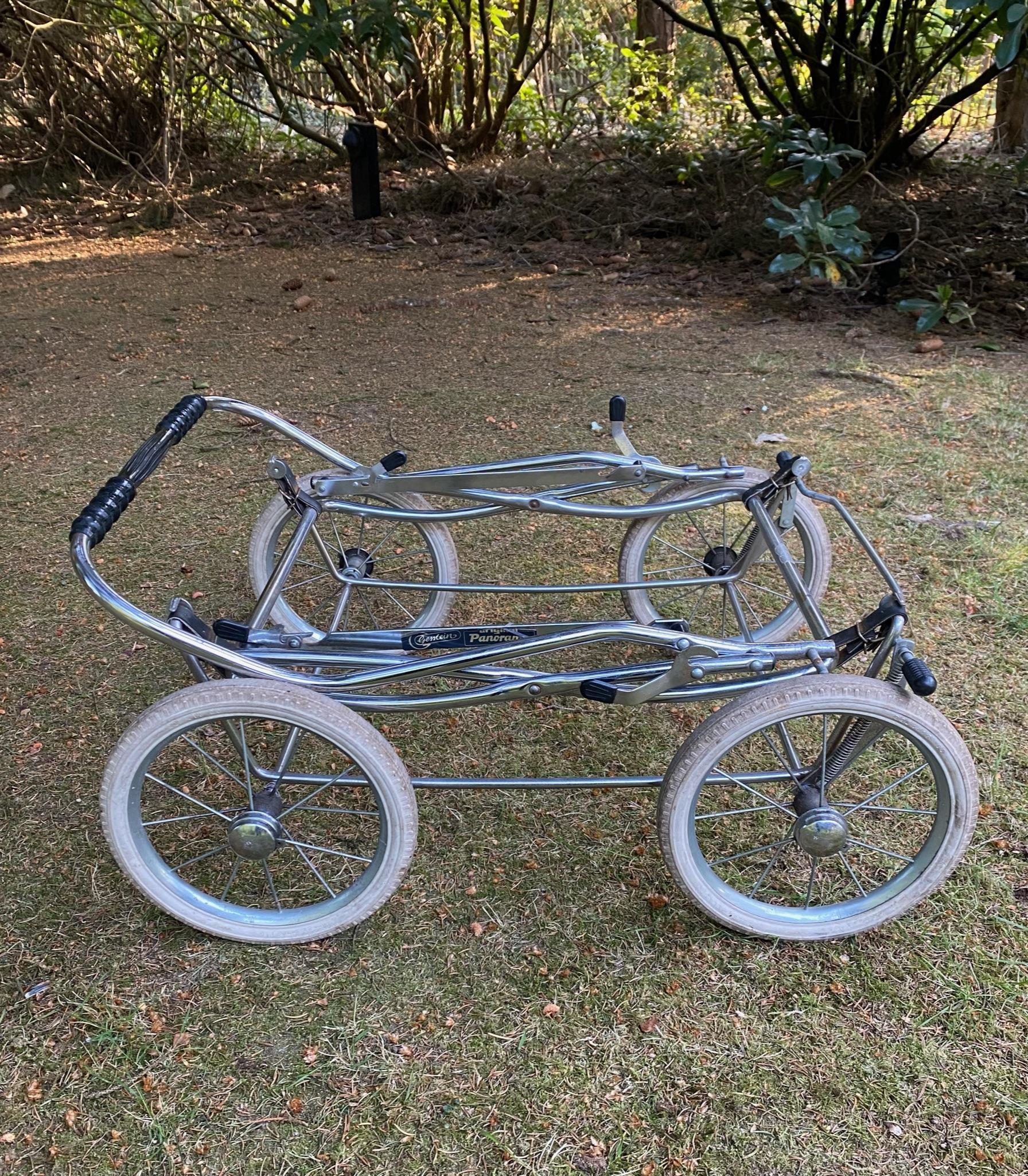 Stunning Midcentury Child Carriage, Pram, Stroller Gesslein Original Panorama For Sale 7