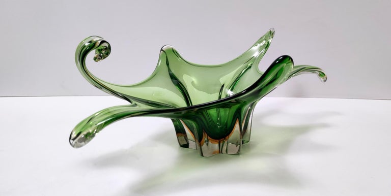 Italian Stunning Vintage Green Murano Glass Bowl or Centerpiece, Italy For Sale