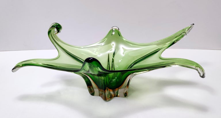 Stunning Vintage Green Murano Glass Bowl or Centerpiece, Italy For Sale 1
