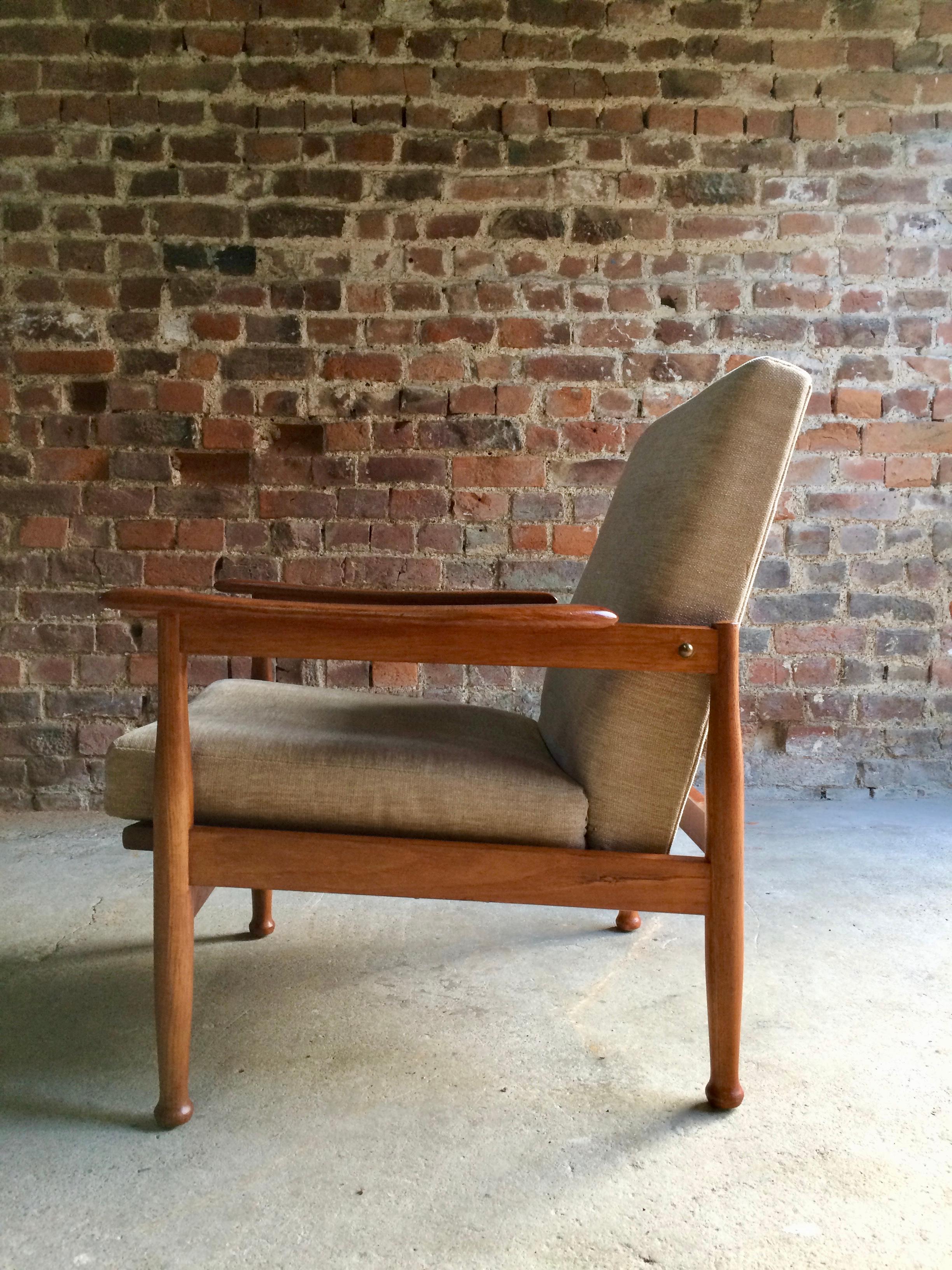 Stunning Midcentury Guy Rogers Teak Framed Manhattan Armchair, circa 1960s 2