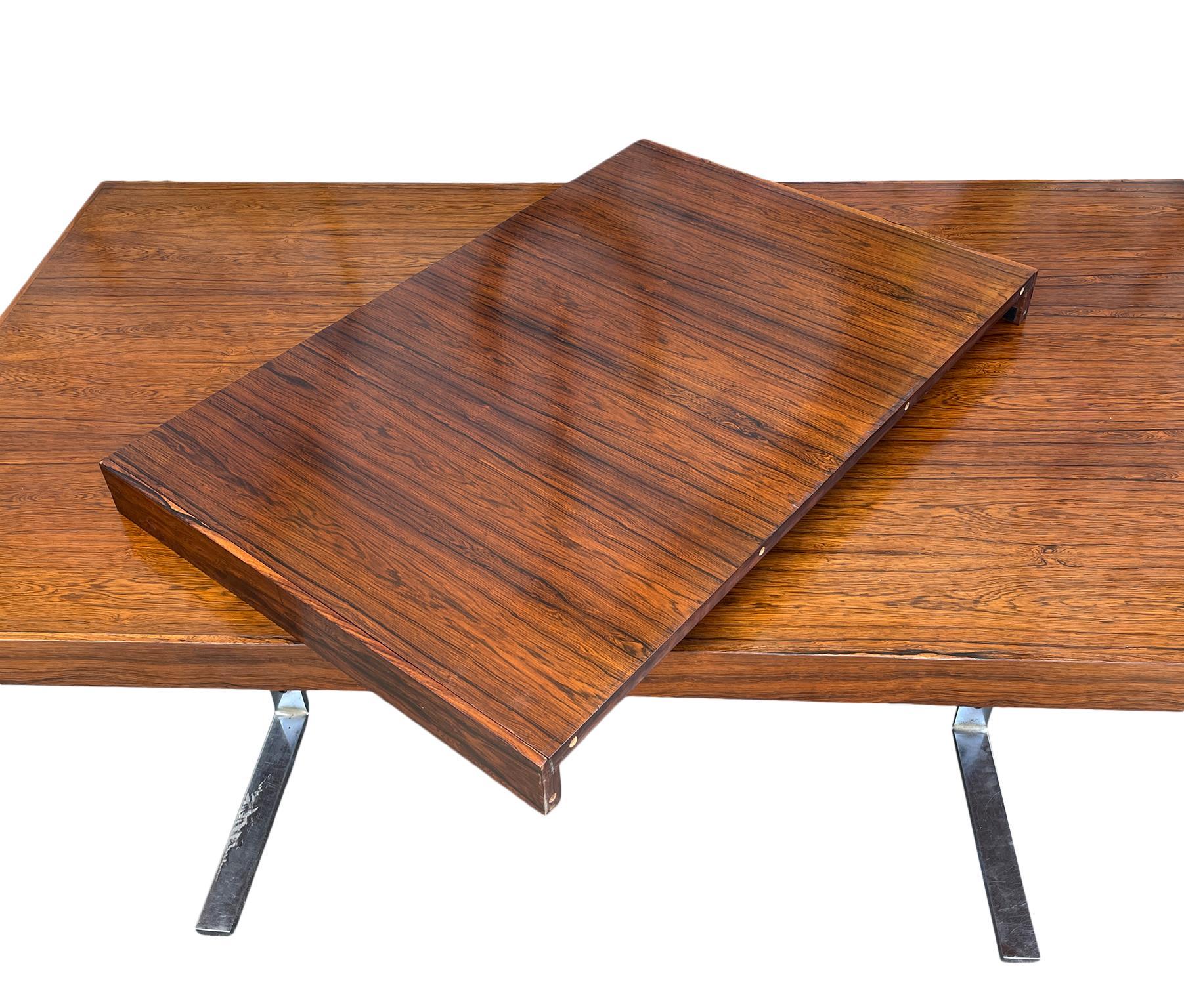 Chrome Superbe table de salle à manger minimaliste du milieu du siècle en palissandre 1 feuille de Georg Petersens en vente