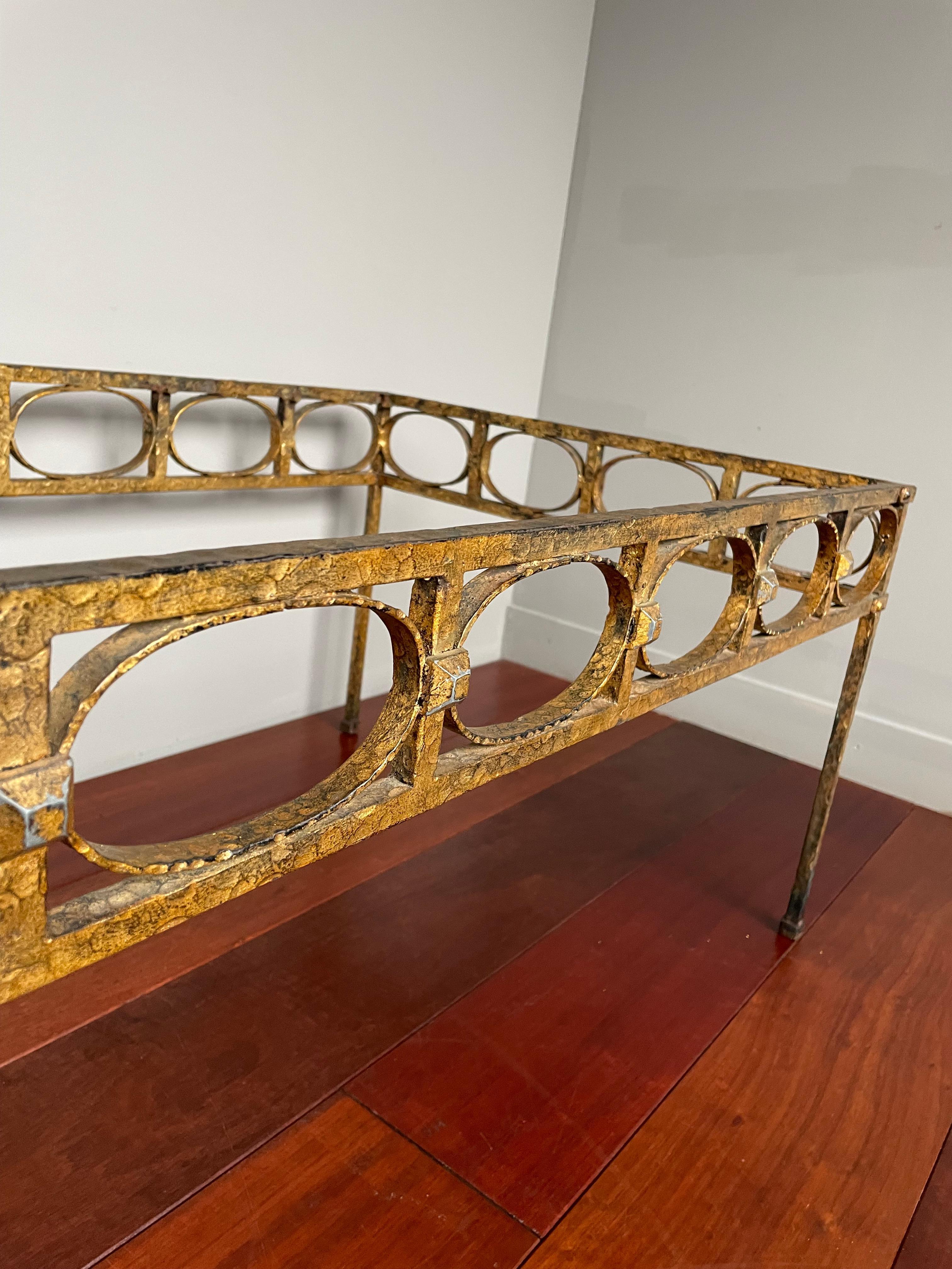 Mid-Century Modern Superbe base de table basse en fer forgé doré de style moderne du milieu du siècle dernier, Ferro Art 1950 en vente