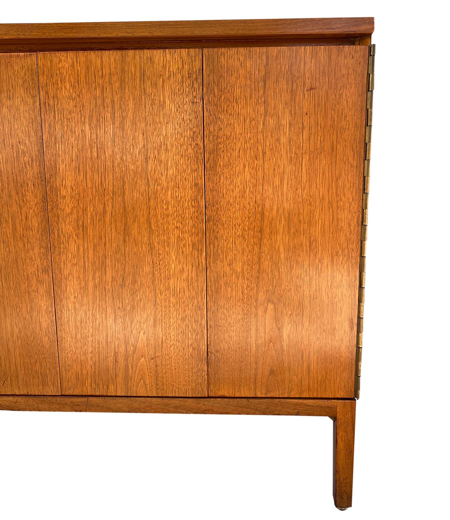 Brass Stunning Midcentury Paul McCobb Calvin 4-Drawer Dresser Credenza #7305 Walnut