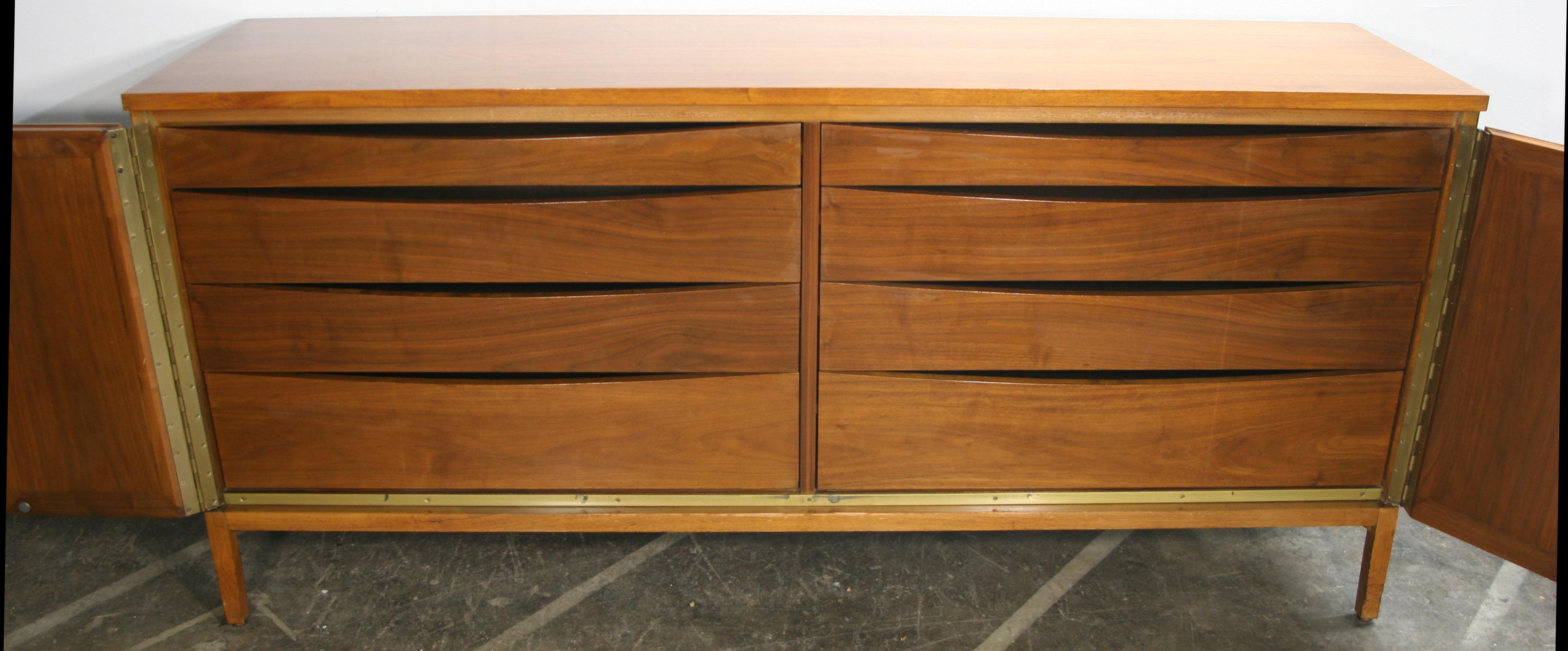 Brass Stunning Midcentury Paul McCobb Calvin 8 Drawer Dresser Credenza #7707 Cane 