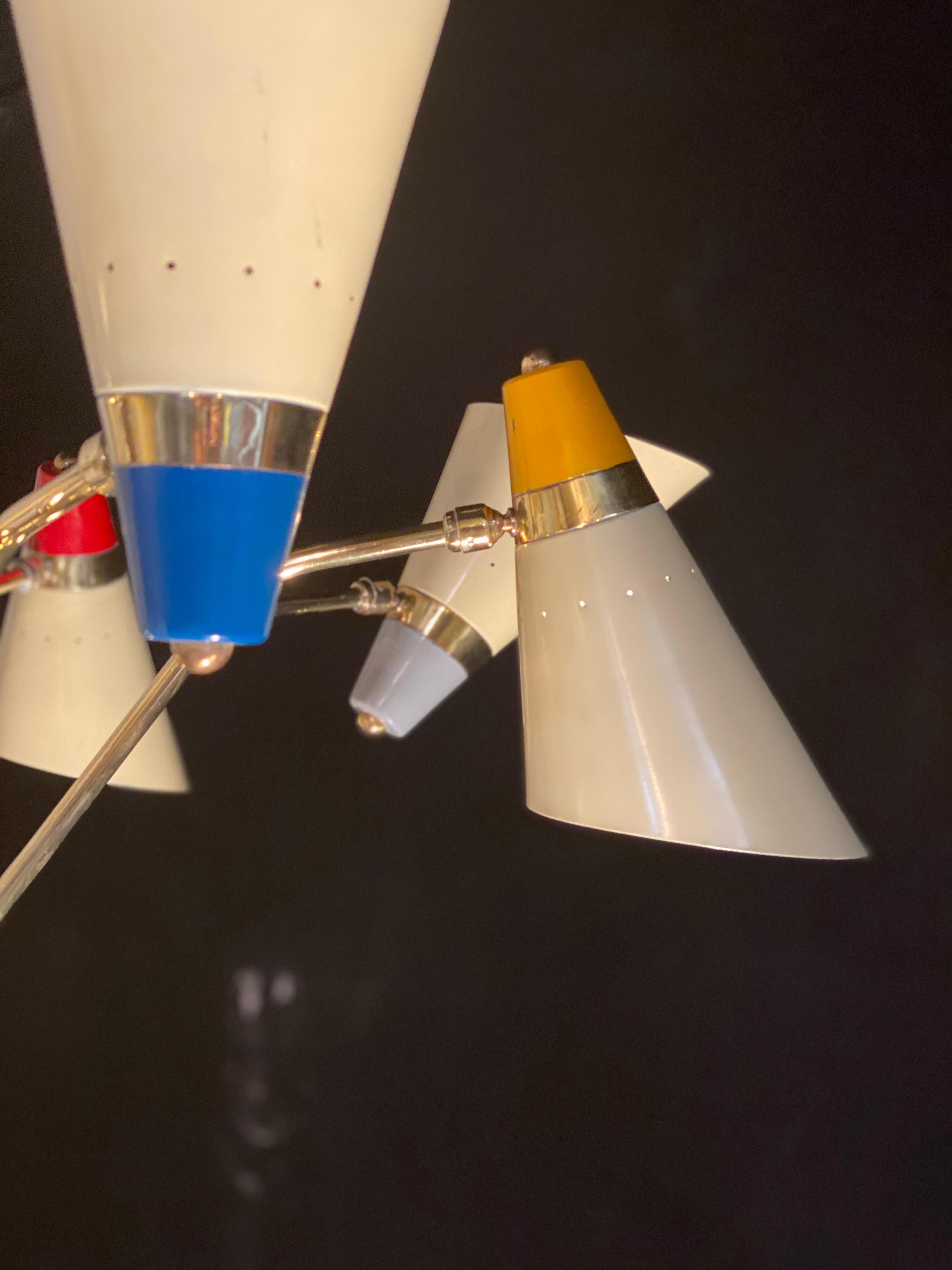 Splendida casa di metà secolo Stilnovo Attr. Lampadario flessibile multicolore, 1958 in vendita 1