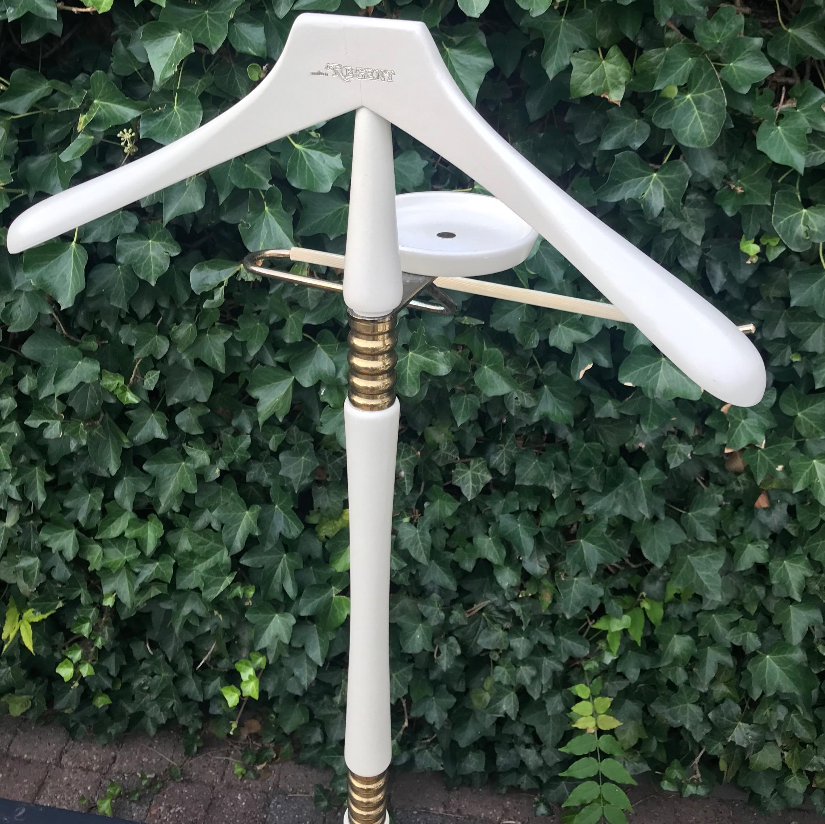 clothes valet stand