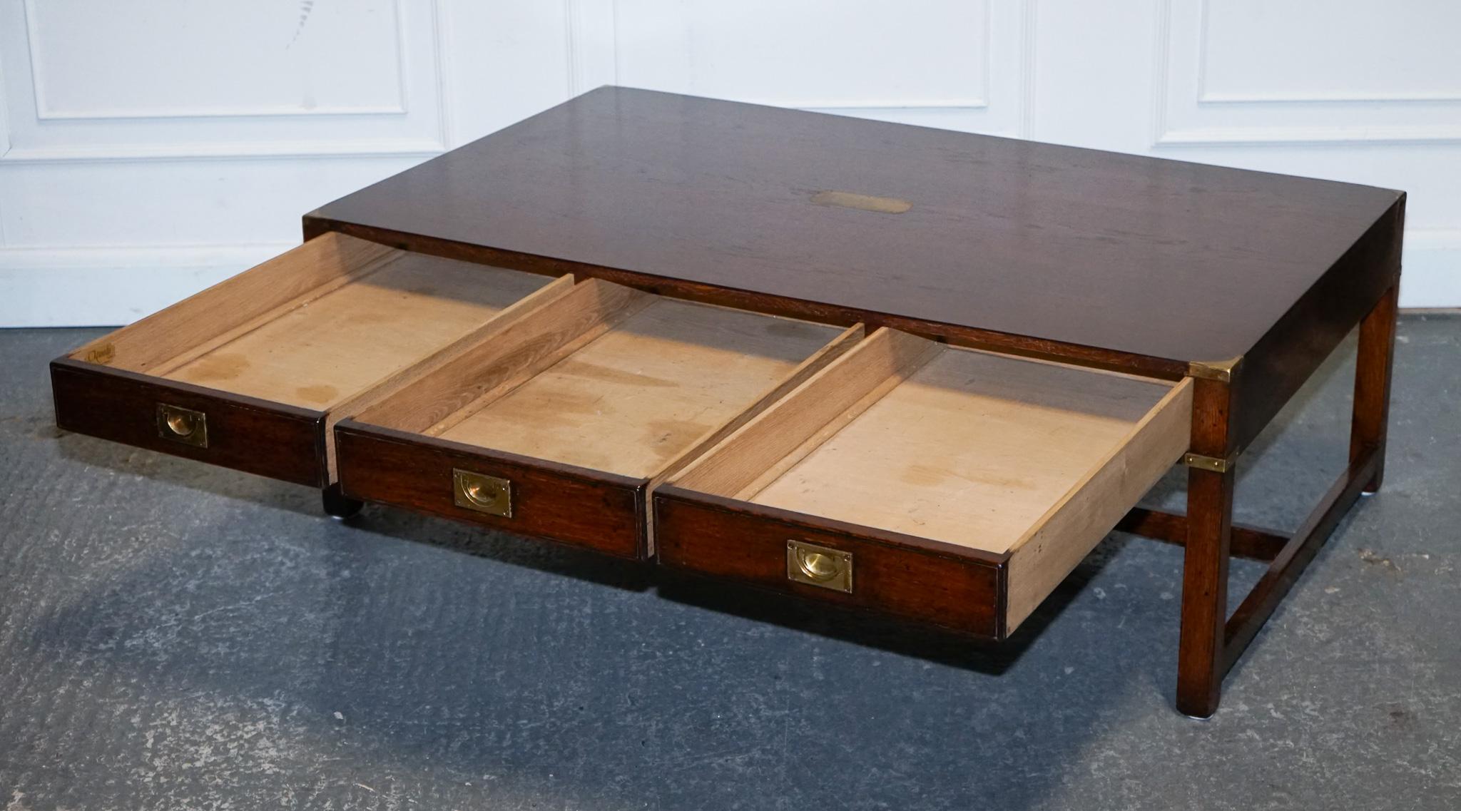 Hand-Crafted STUNNING MILITARY CAMPAIGN REH KENNEDY COFFEE TABLE WiTH THREE DEEP DRAWERS For Sale