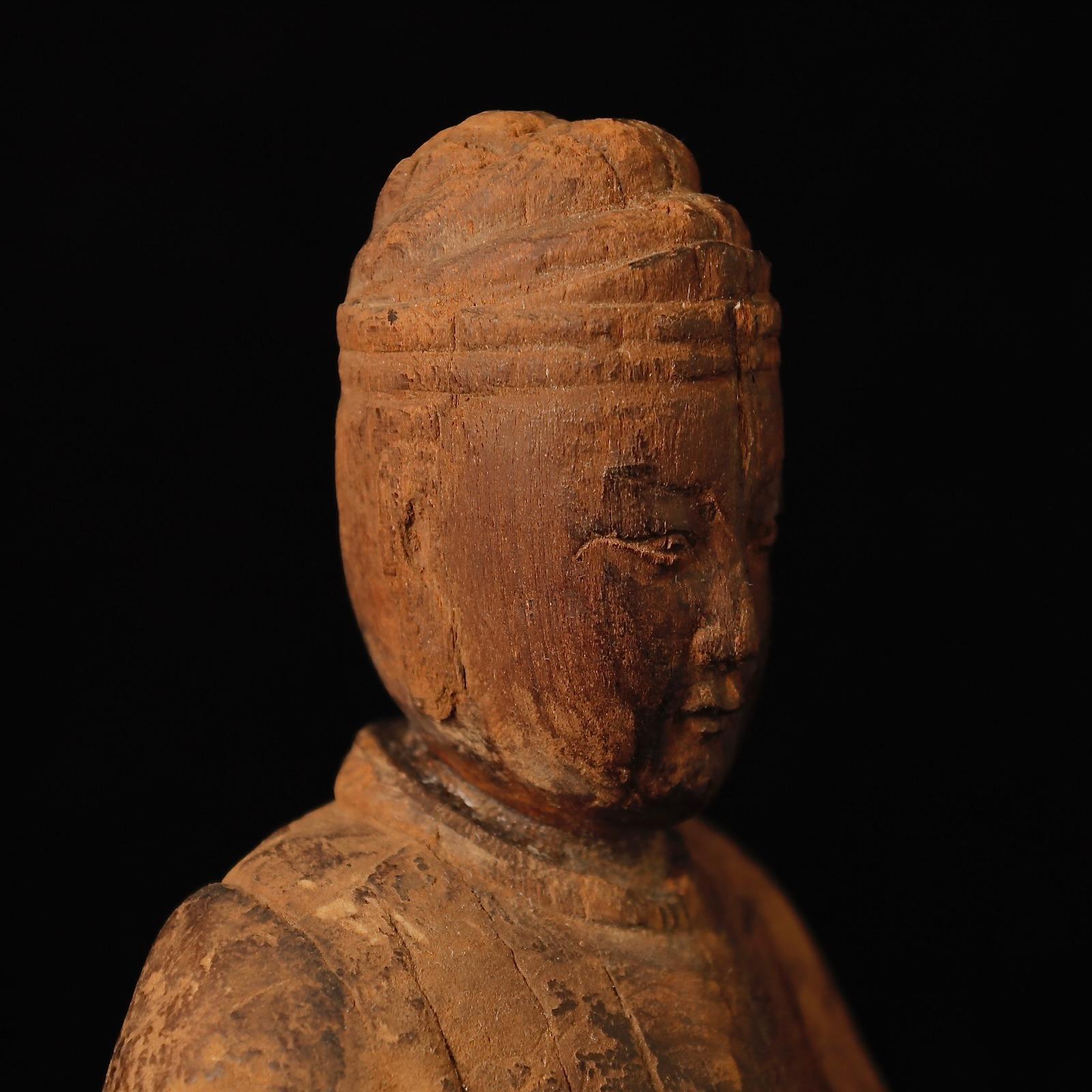 Stunning Ming Period Male Deity Sculpture – 14th–17th Century China In Good Condition For Sale In Fukuoka, JP