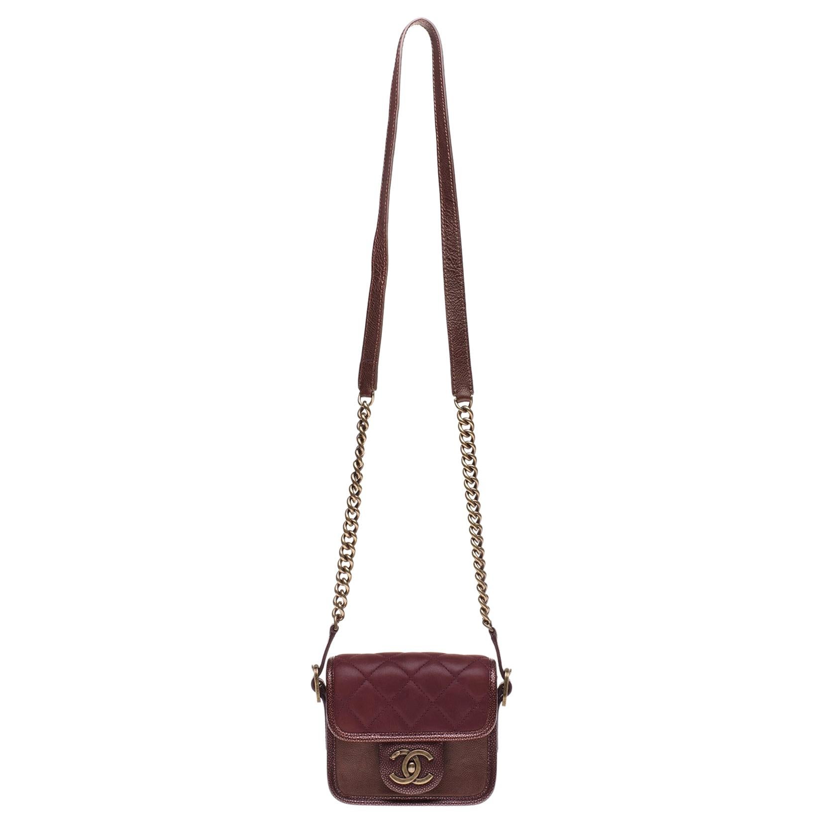 Stunning Mini Chanel Classic shoulder Flap bag in burgundy quilted leather, GHW 4