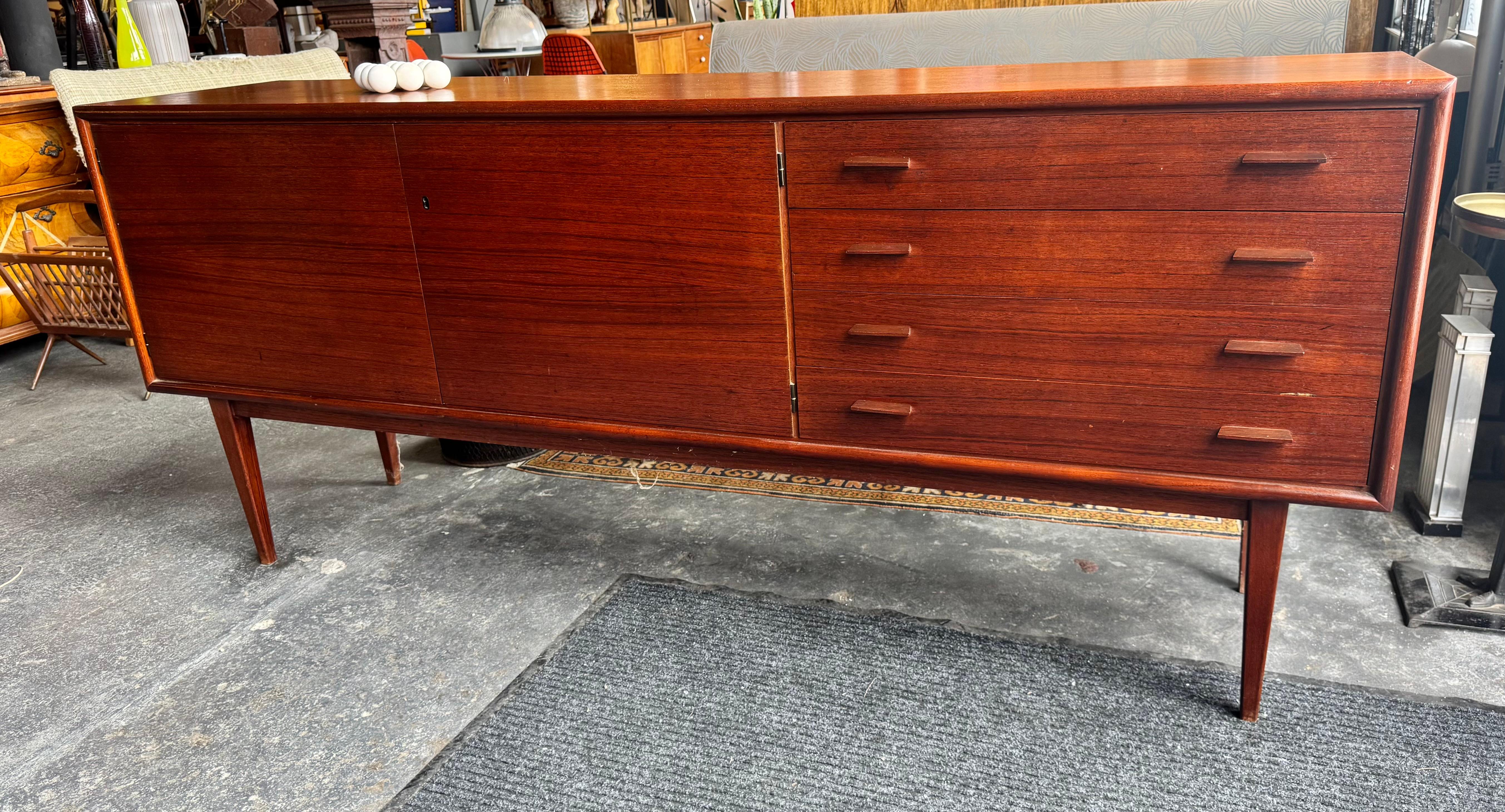 Stunning Minimalist Teak & Maple Credenza by Helmut Magg for WK Möbel, 1950s For Sale 5