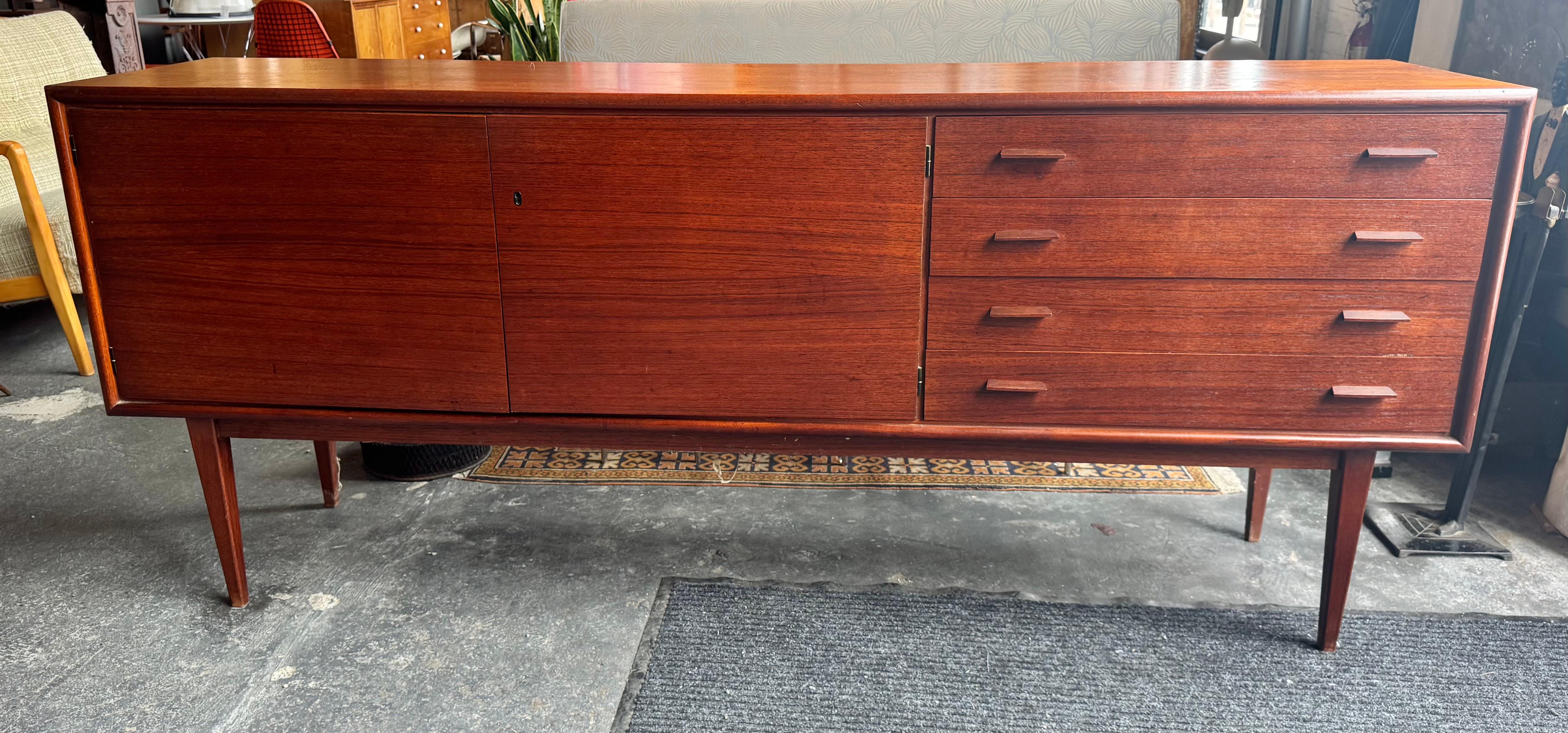 Stunning Minimalist Teak & Maple Credenza by Helmut Magg for WK Möbel, 1950s In Good Condition For Sale In Buffalo, NY