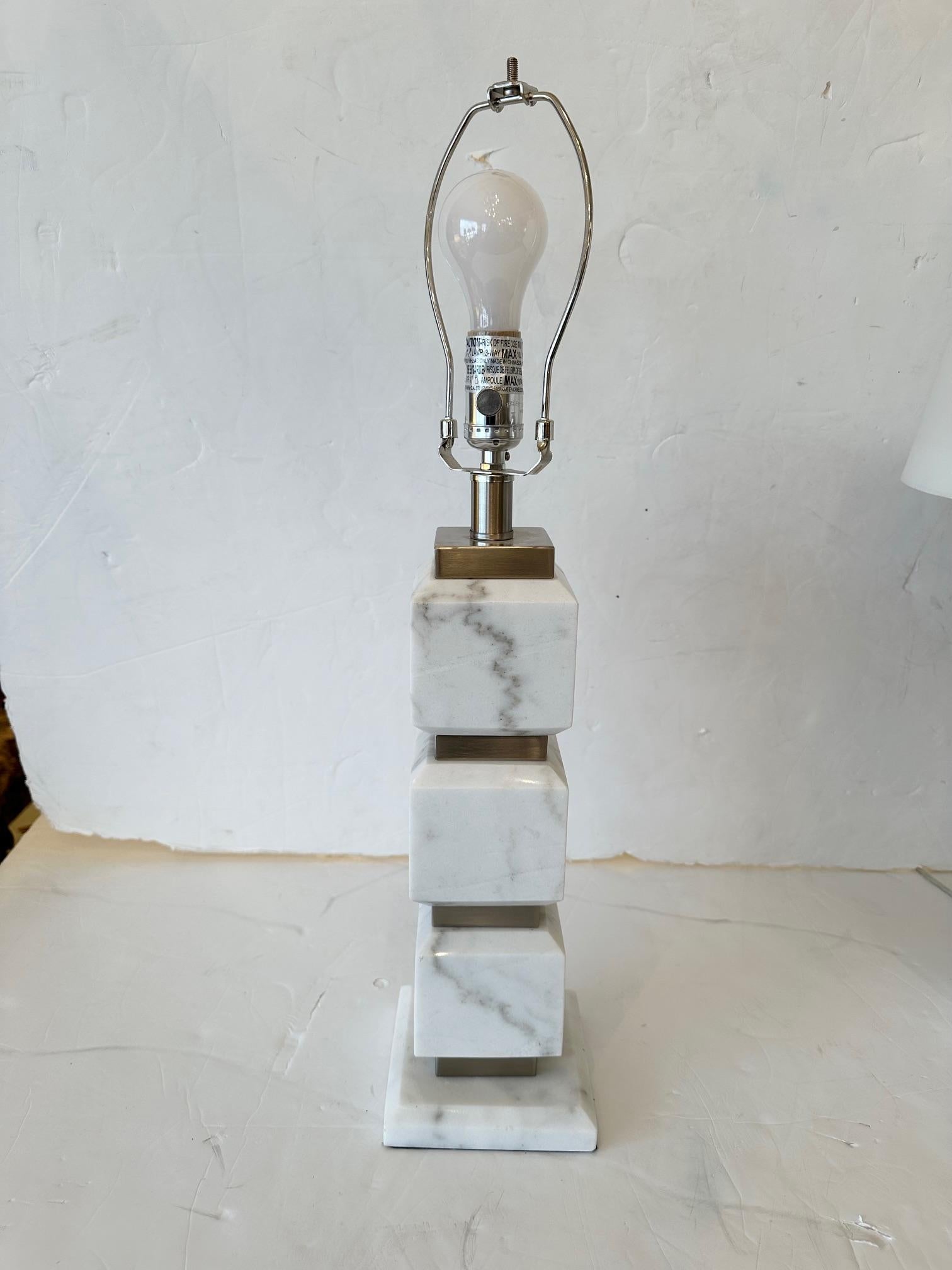 Stunning Modern Pair of Marble & Stainless Steel Cube Table Lamps For Sale 3