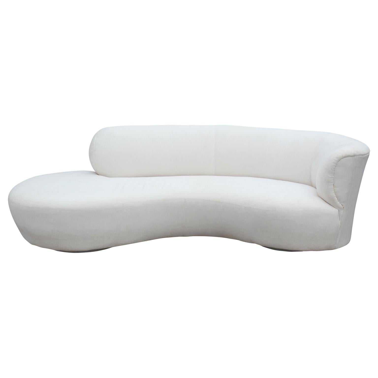 Beautiful modern white Vladimir Kagan cloud sofa for Weiman Preview, circa 1980s. Stunning silky off-white fabric will look great in any room.