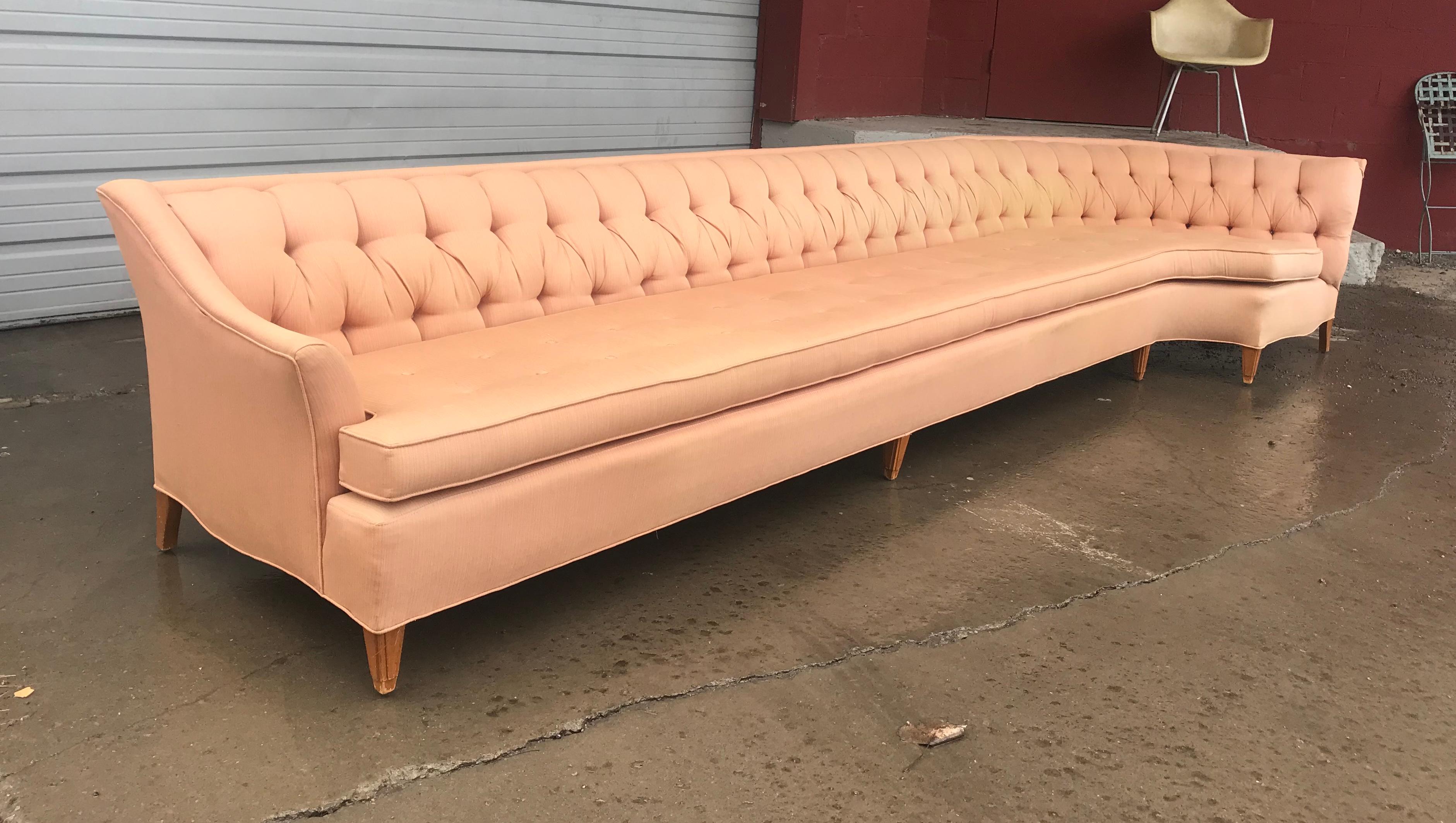 Atemberaubendes getuftetes Sofa, maßgefertigt, 1960er Jahre (Moderne der Mitte des Jahrhunderts) im Angebot