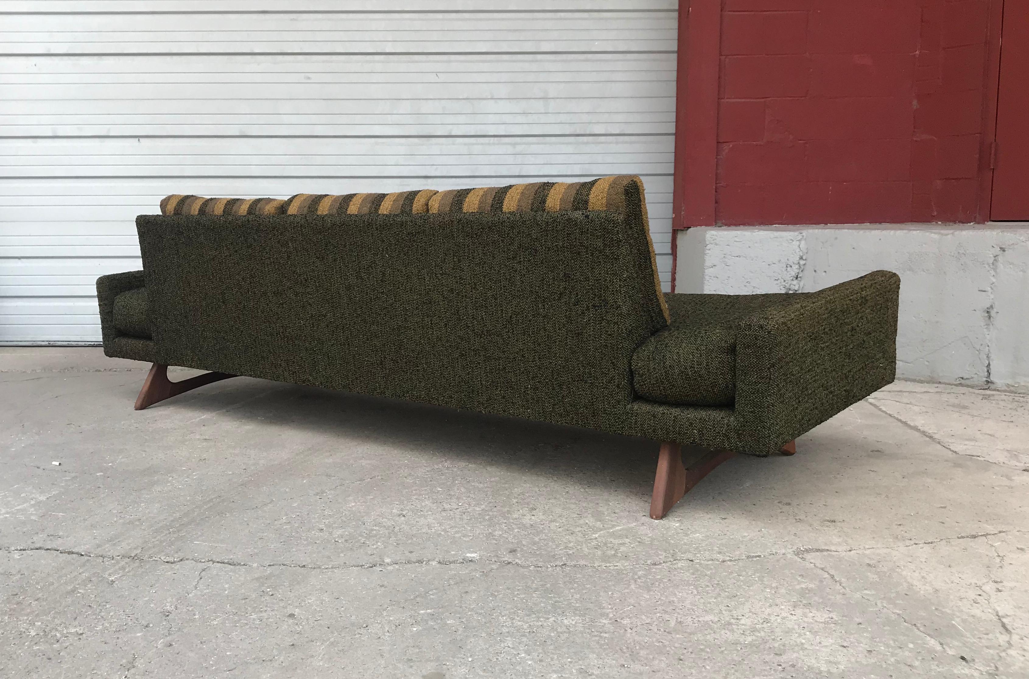 20th Century Stunning Modernist Sofa by Adrian Pearsall for Craft Associates