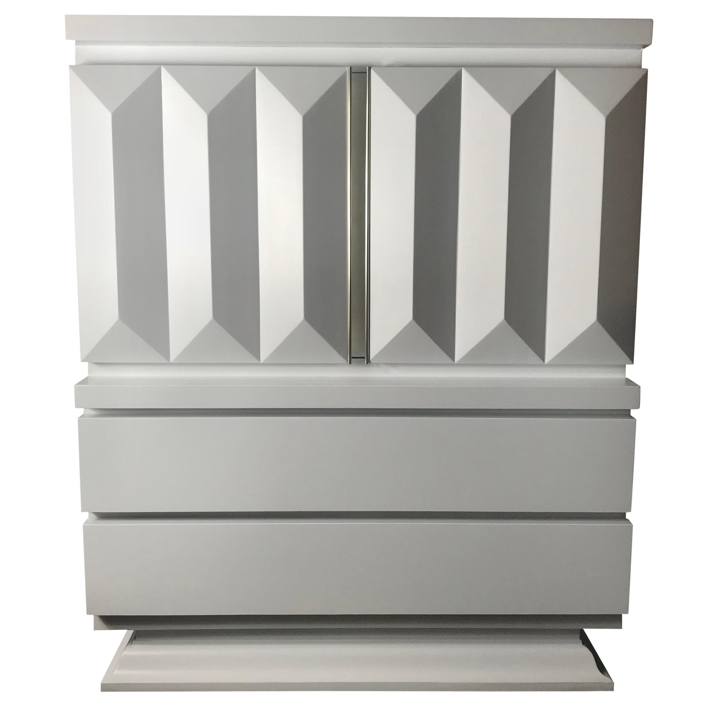 Stunning Modernist White Lacquered Chest, Sculpted Diamond Pillar Design
