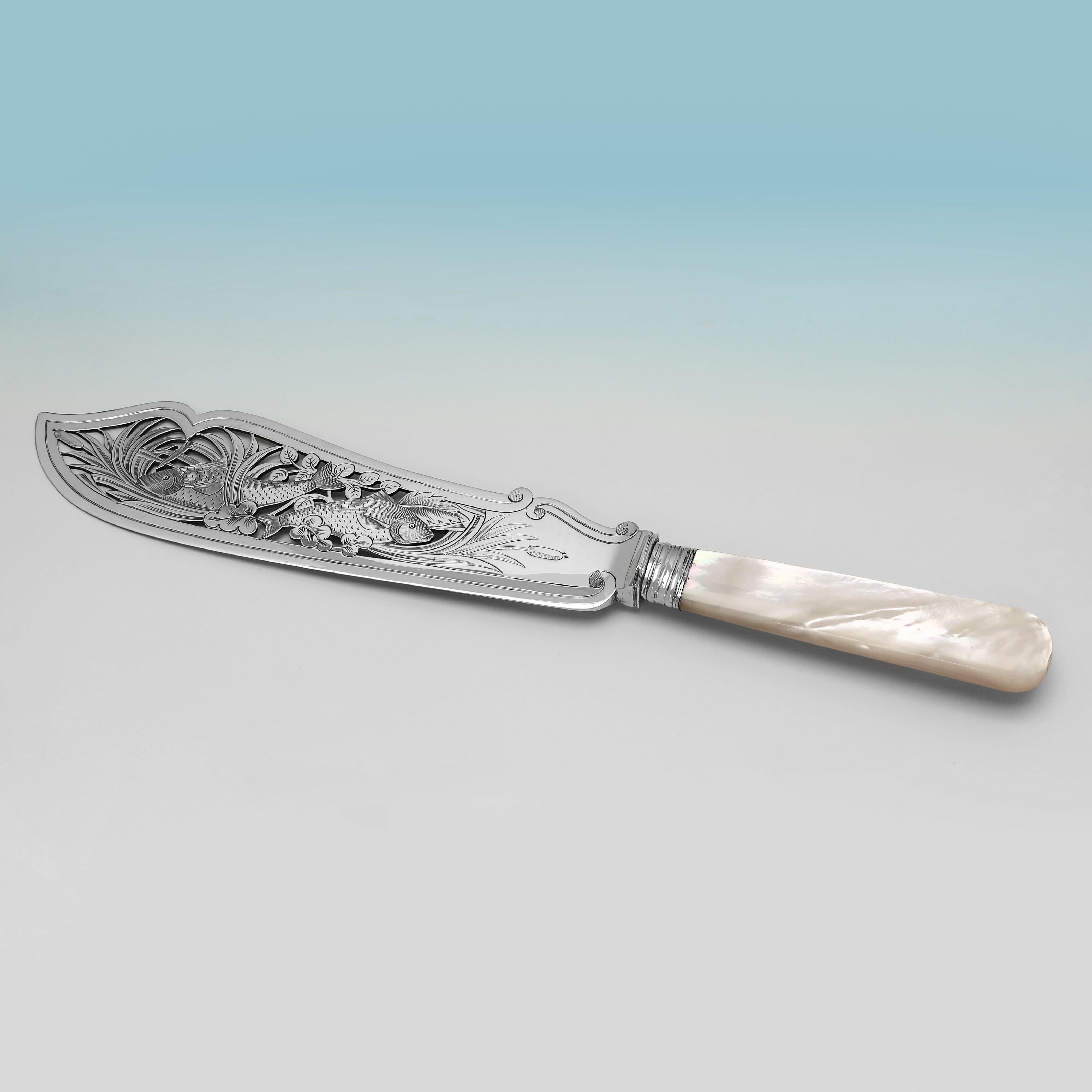Stunning mother of pearl & sterling silver fish set and servers made in 1881 For Sale 3
