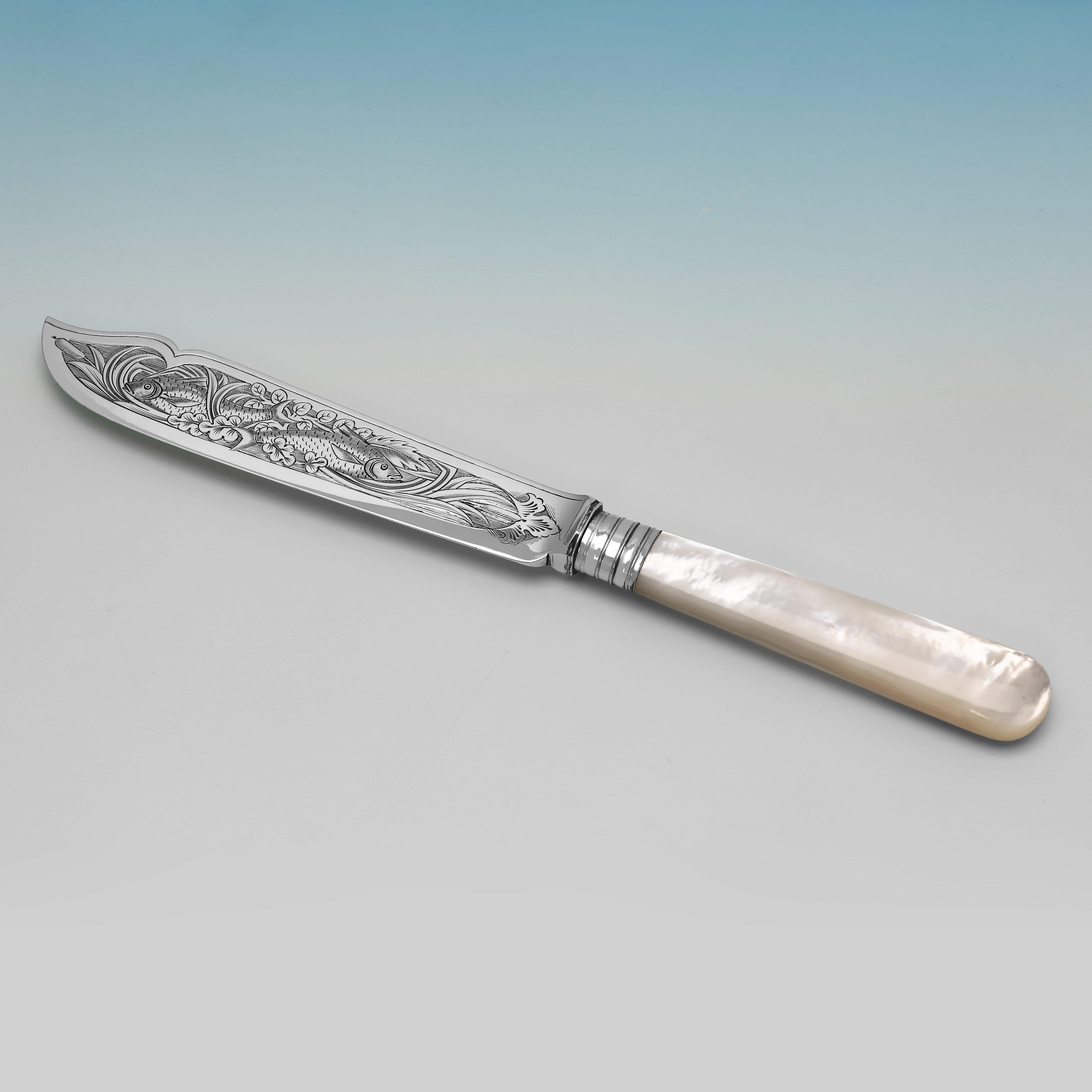 Stunning mother of pearl & sterling silver fish set and servers made in 1881 In Good Condition For Sale In London, London