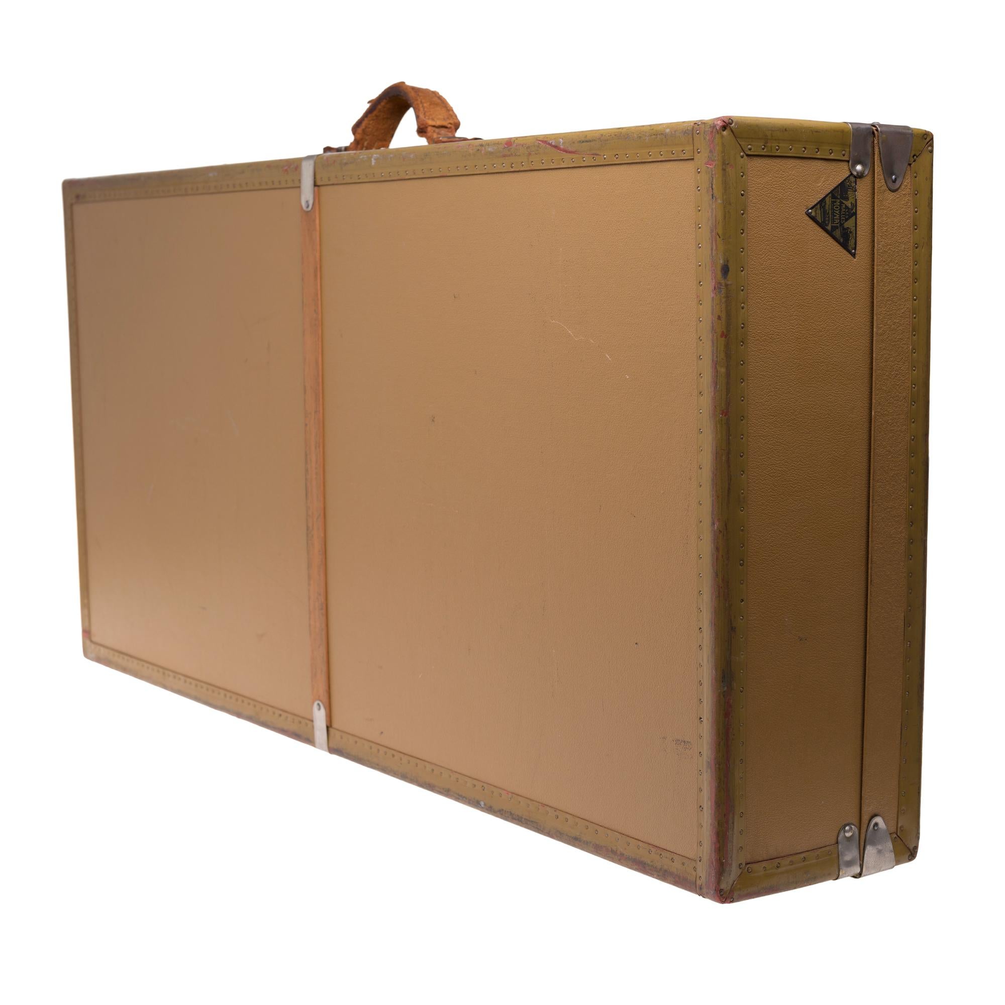 Superbe valise MOYNAT en toile monogrammée beige Unisexe en vente