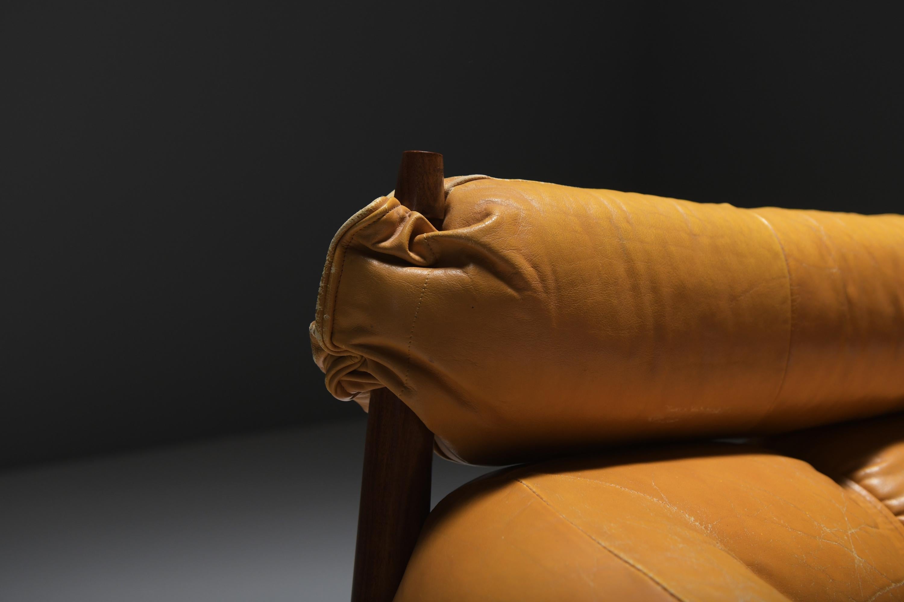 Splendido divano lounge MP-81 in pelle cognac di Percival Lafer per Lafer S.A. in vendita 1