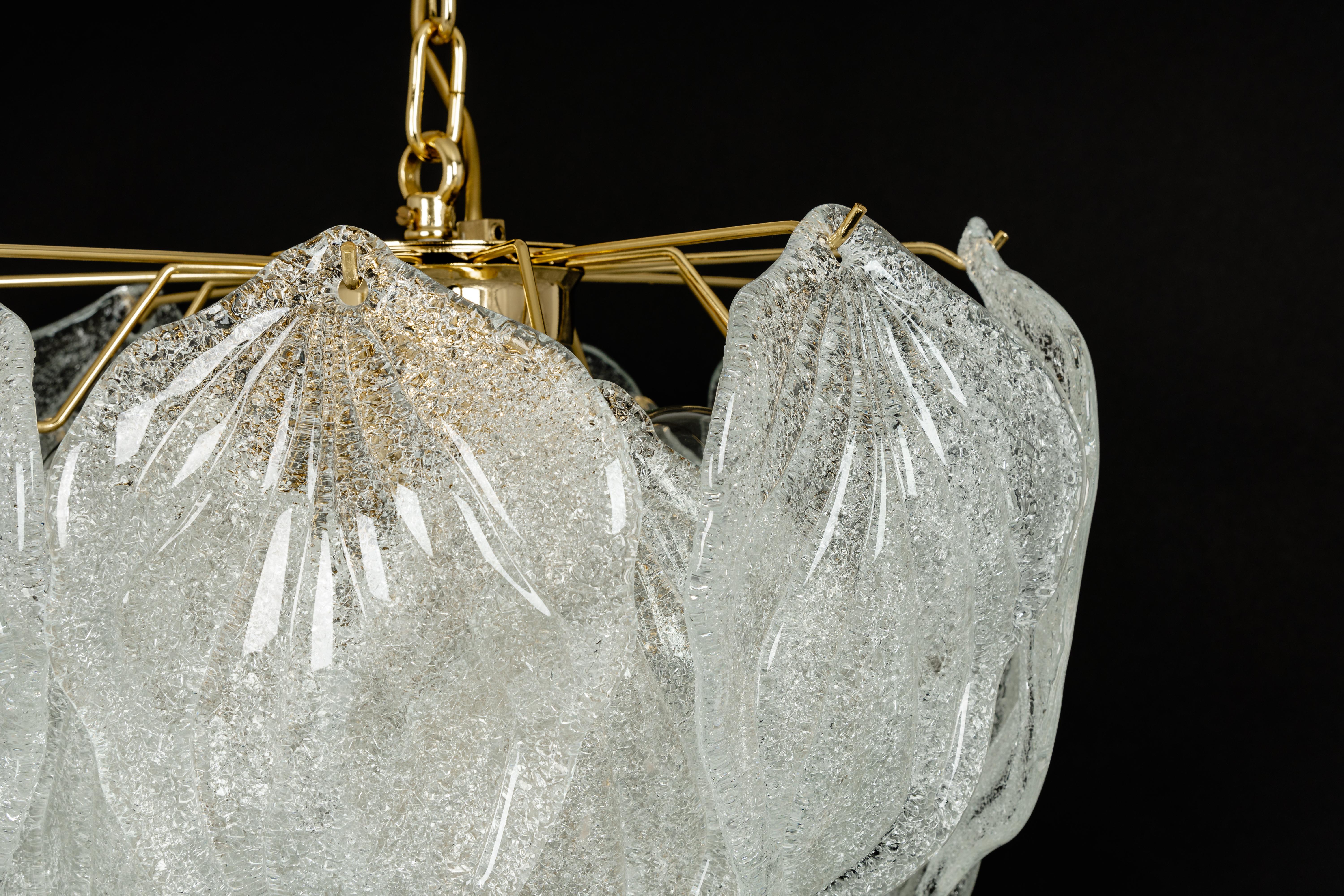 Stunning Murano Glass and brass Chandelier, Italy, 1970s For Sale 3