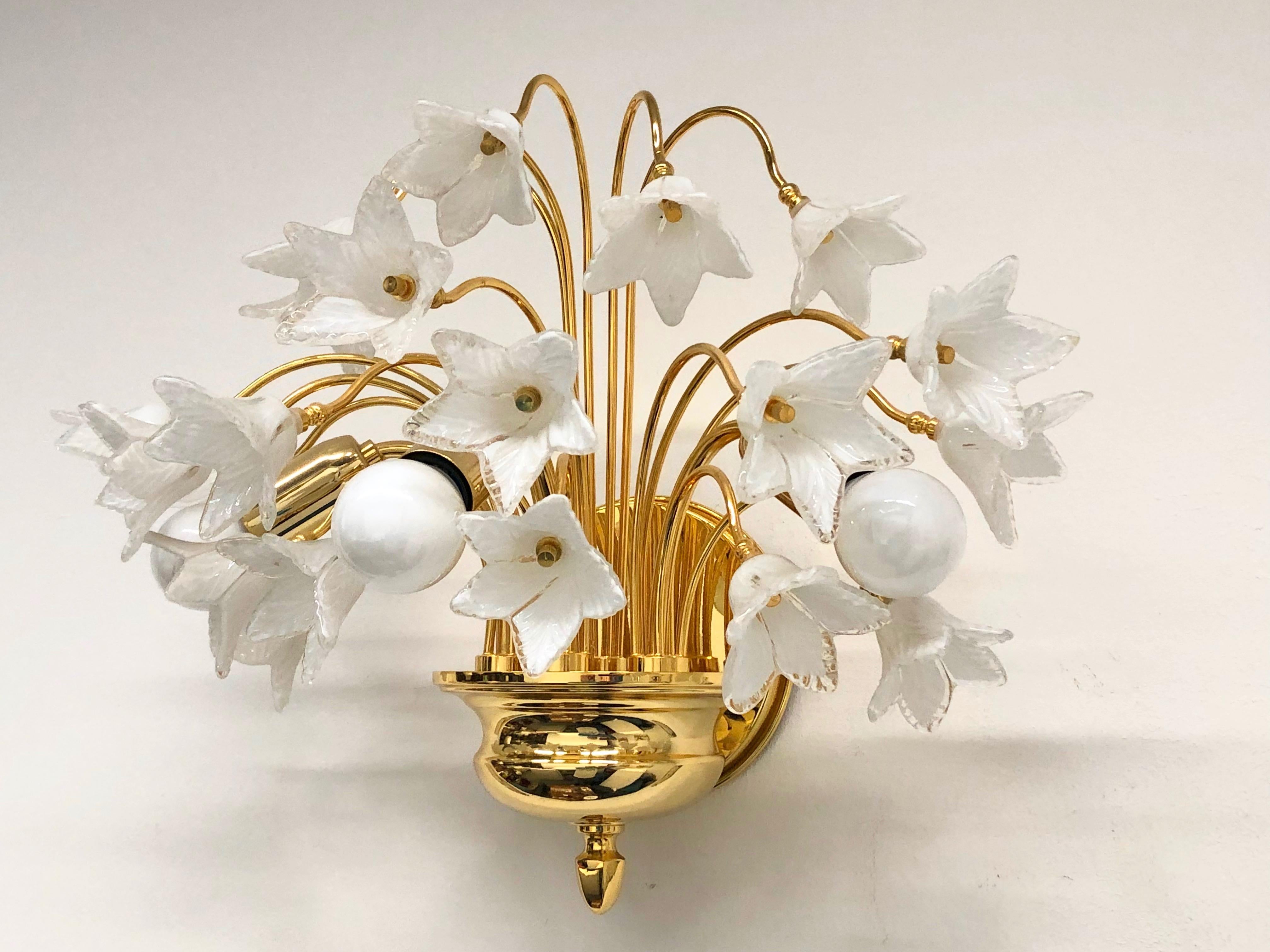 Italian Stunning Murano Glass and Gold-Plated Sconce Wall Lamp Vintage, Italy, 1980s For Sale