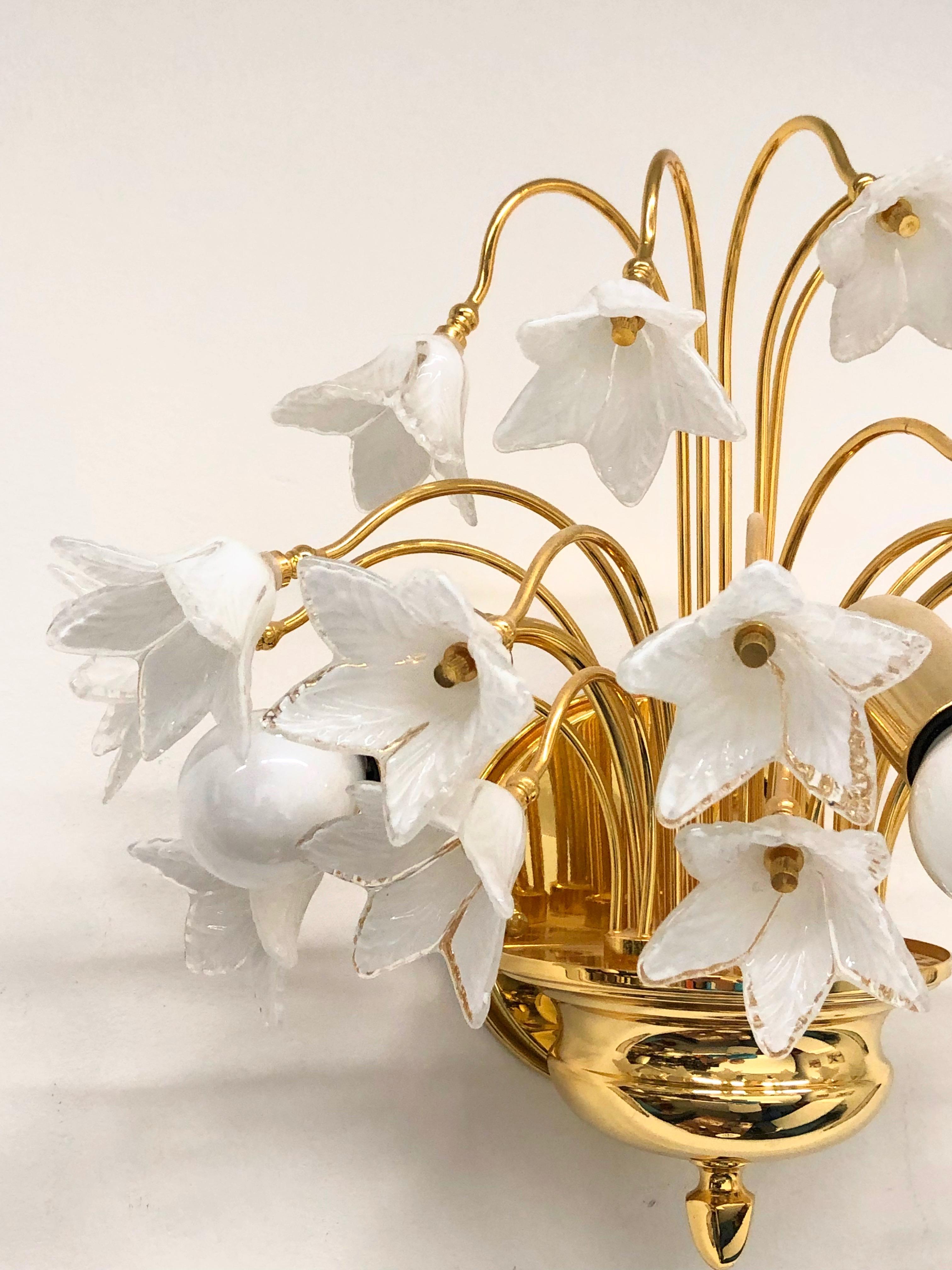 Metal Stunning Murano Glass and Gold-Plated Sconce Wall Lamp Vintage, Italy, 1980s For Sale
