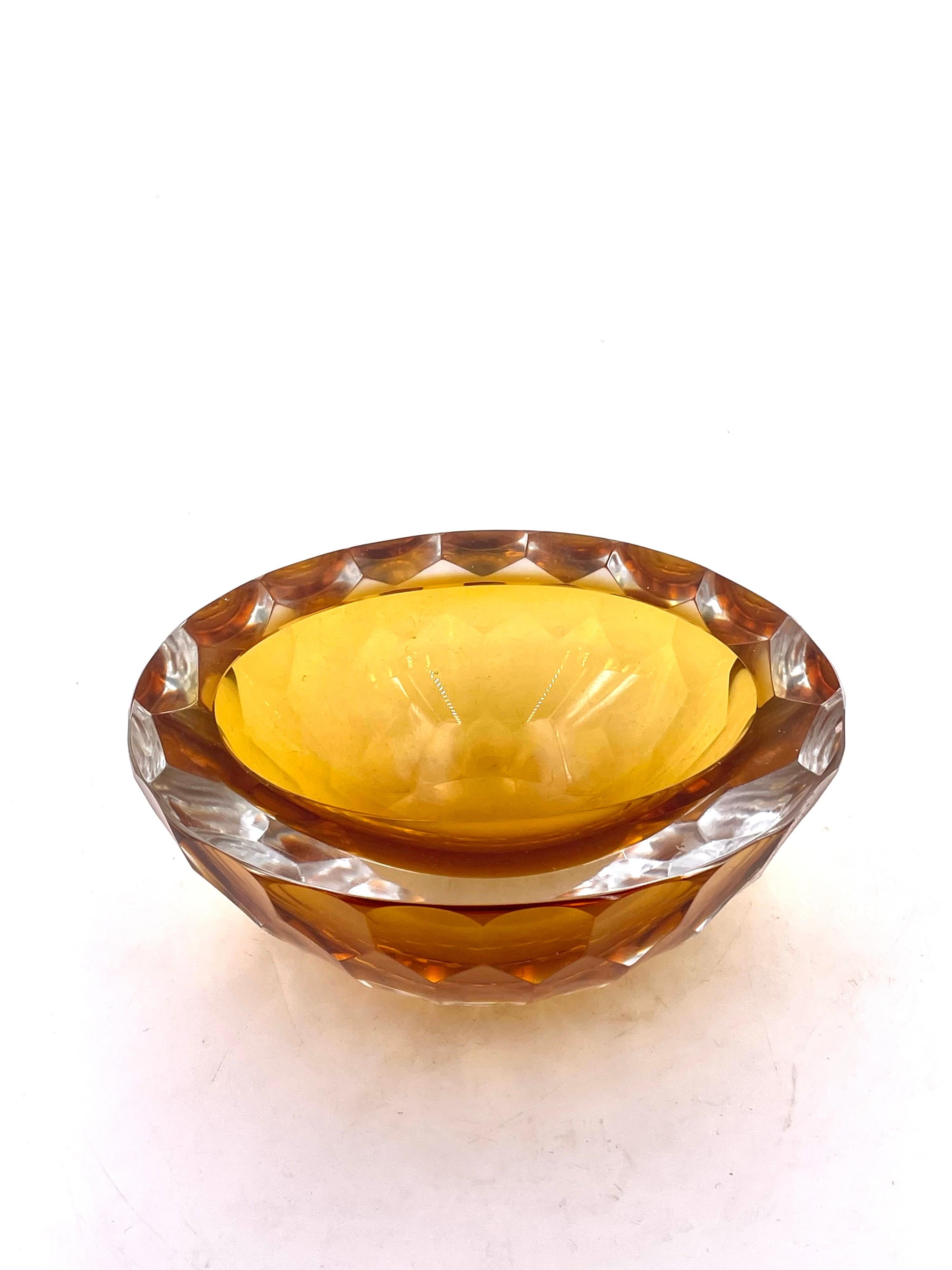 Mid-Century Modern Stunning Murano Glass Bowl Sommerso Faceted