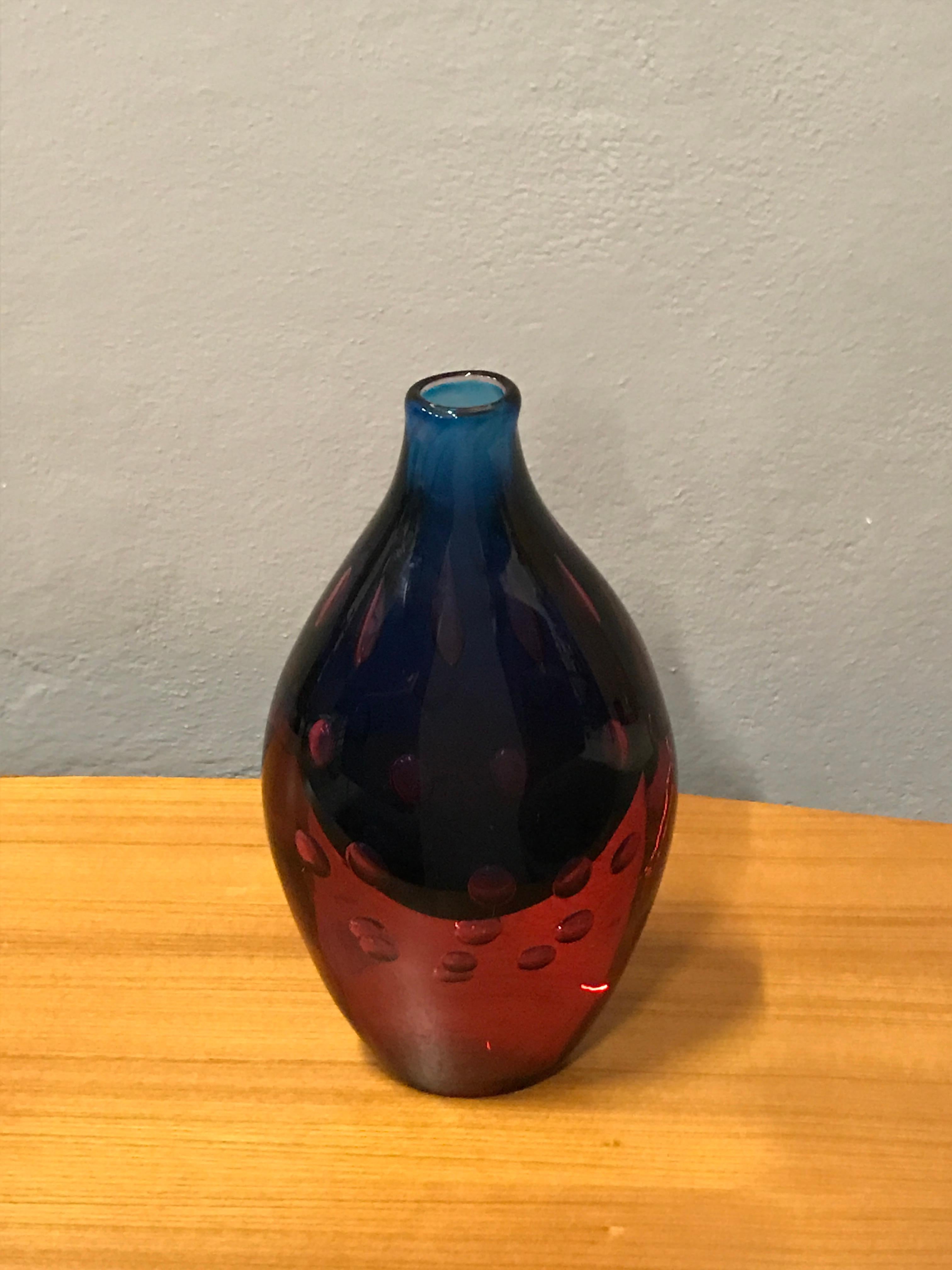 Mid-20th Century Stunning Murano Glass Vase Attributed to Salviati