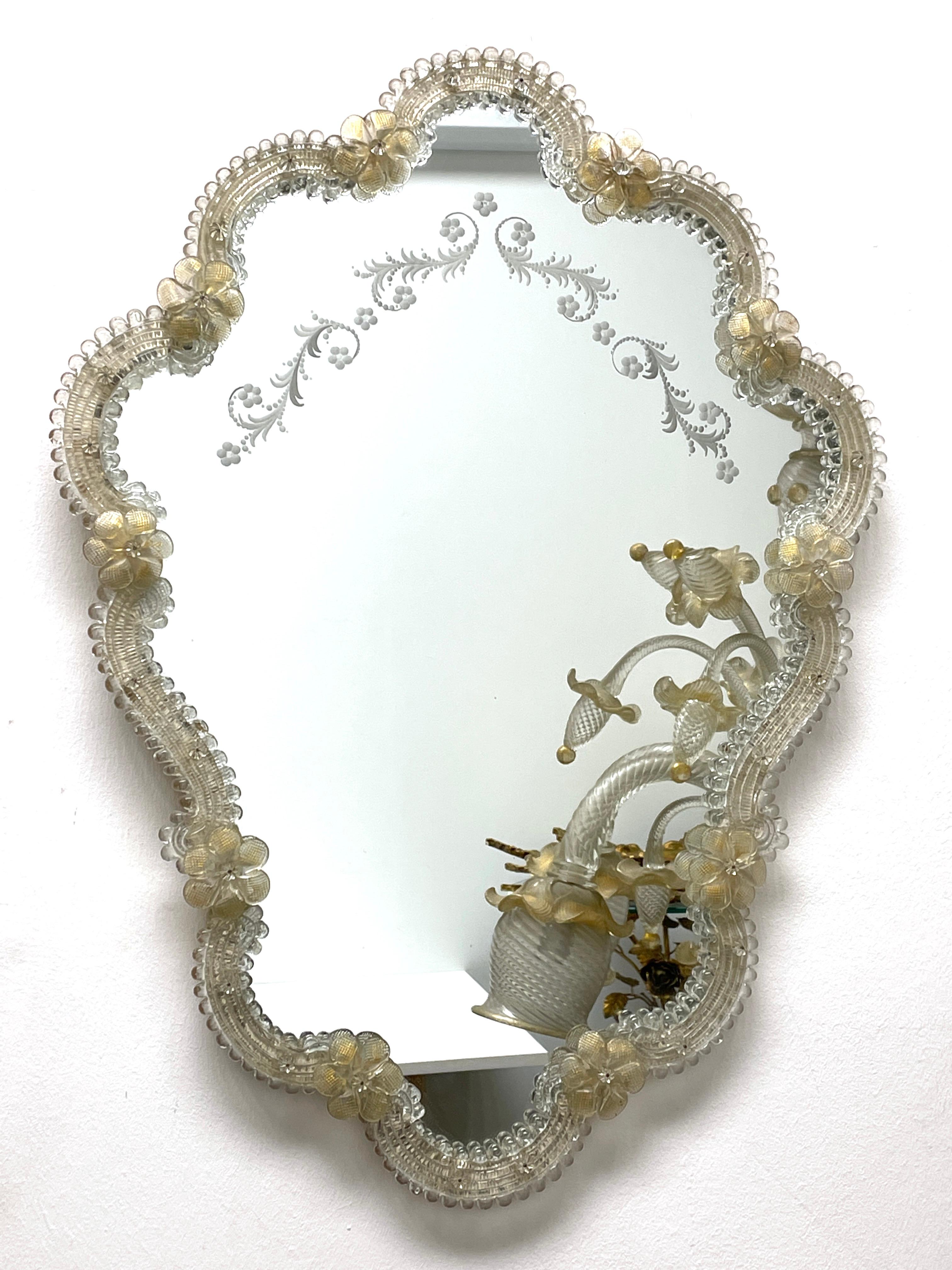 Hand-Crafted Stunning Murano Glass Wall Mirror Clear and Gold Flakes Glass 1960s, Italy