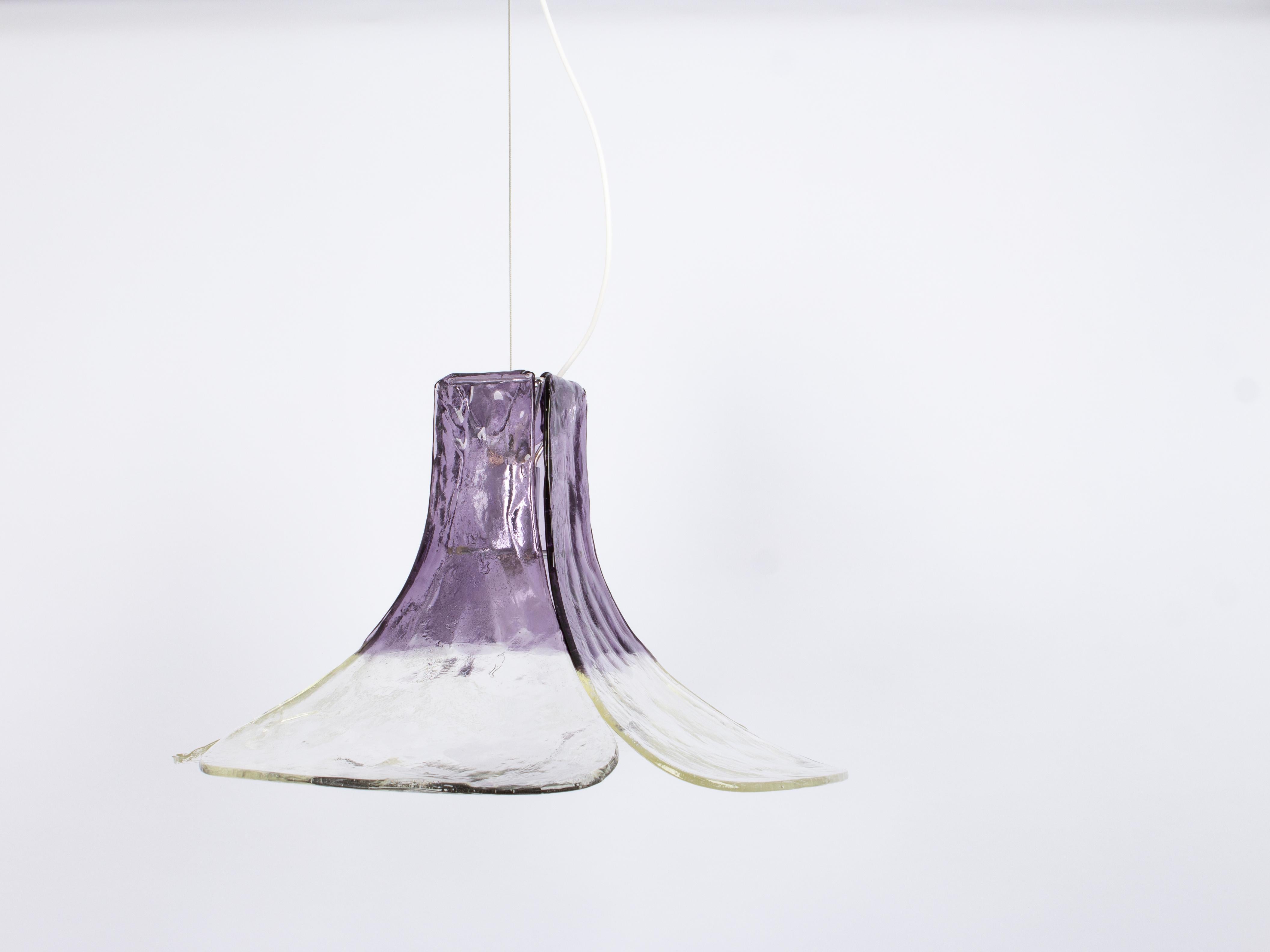 Mid-Century Modern Superbe lampe suspendue de Murano conçue par Carlo Nason pour Kalmar, 1970 en vente