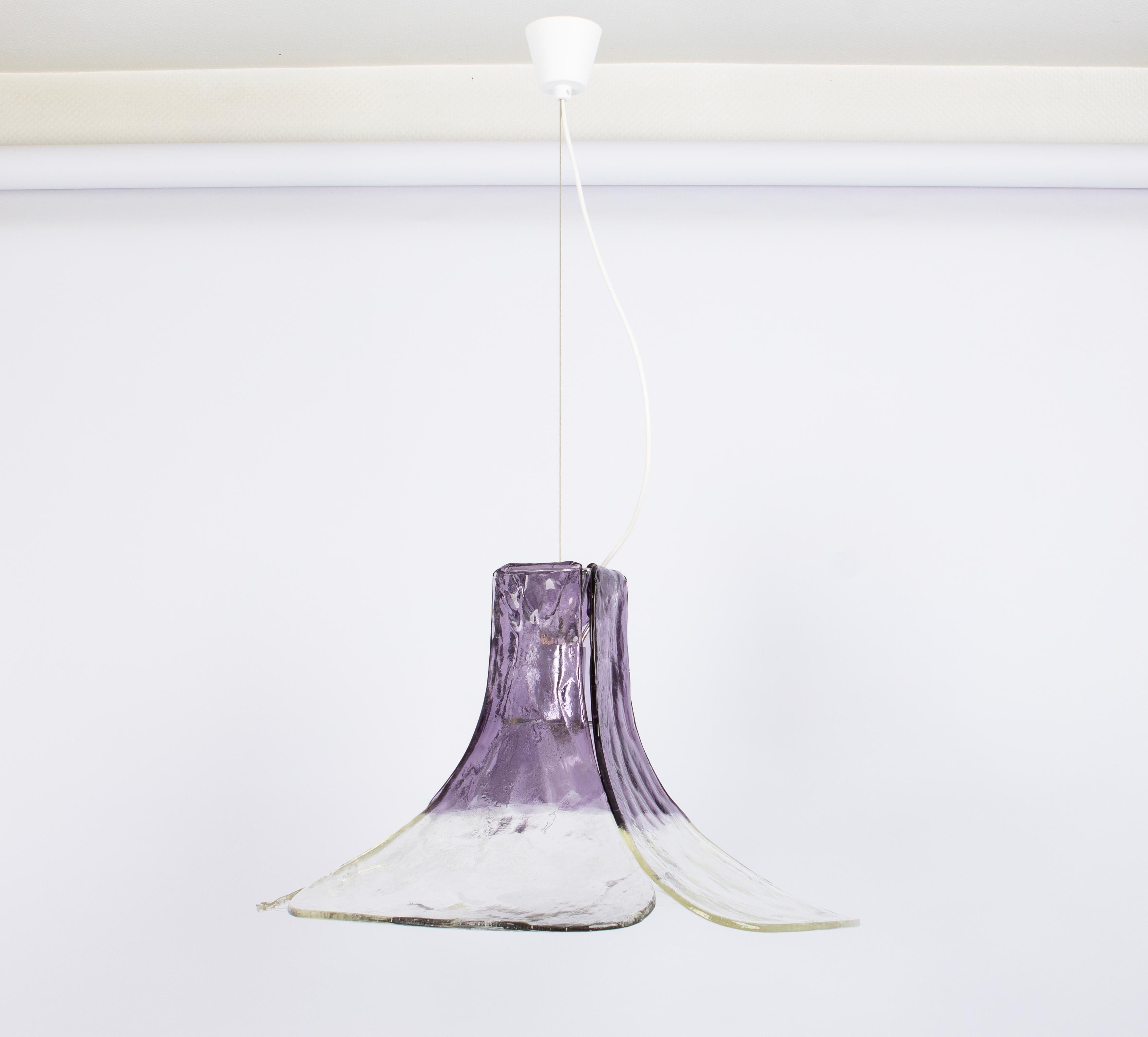 Atemberaubende Murano-Pendelleuchte entworfen von Carlo Nason für Kalmar, 1970er Jahre (Muranoglas) im Angebot