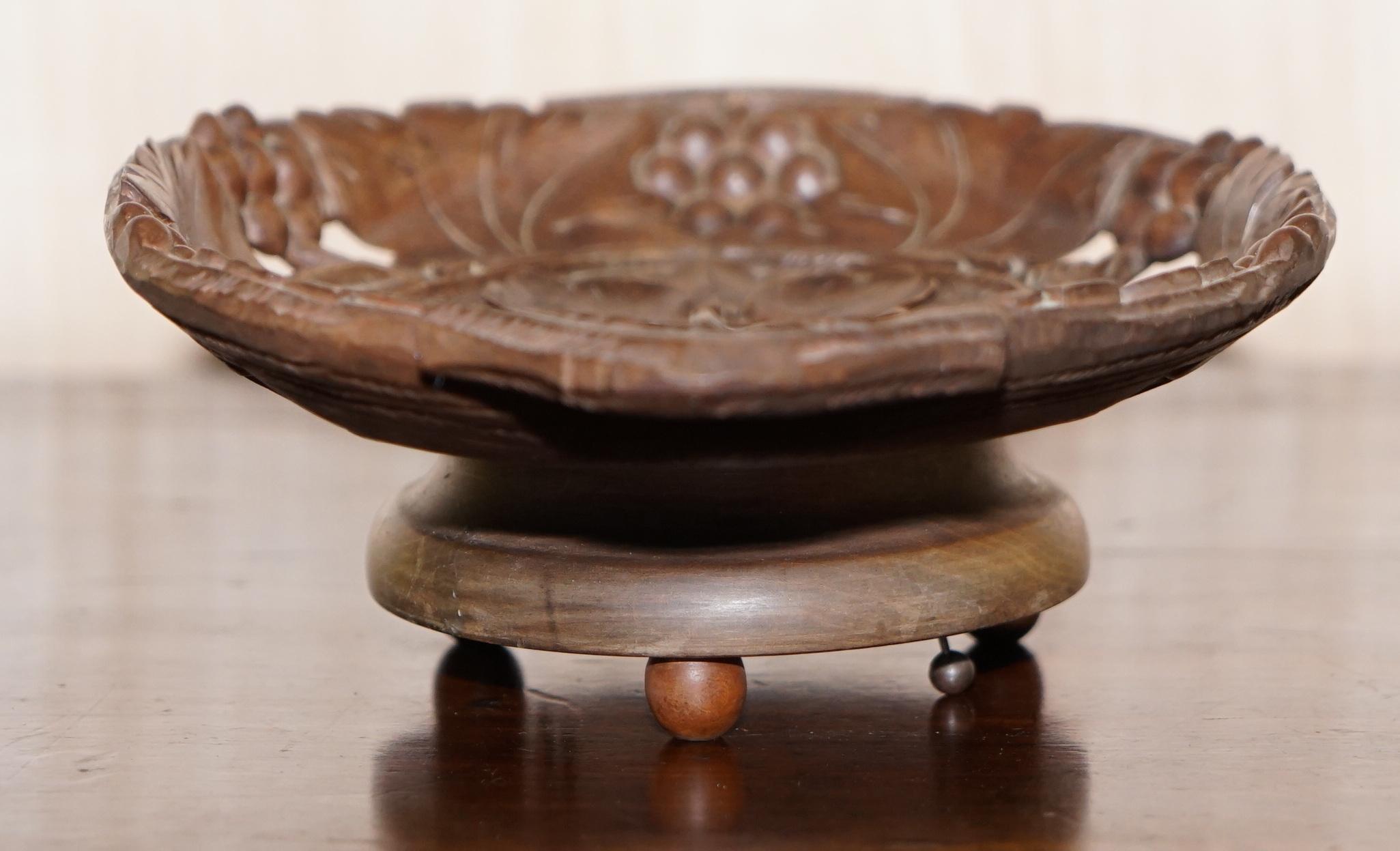 Hand-Crafted Stunning Musical Black Forest Wood Fruit Bowl with Leaves Etc Nicely Hand Carved