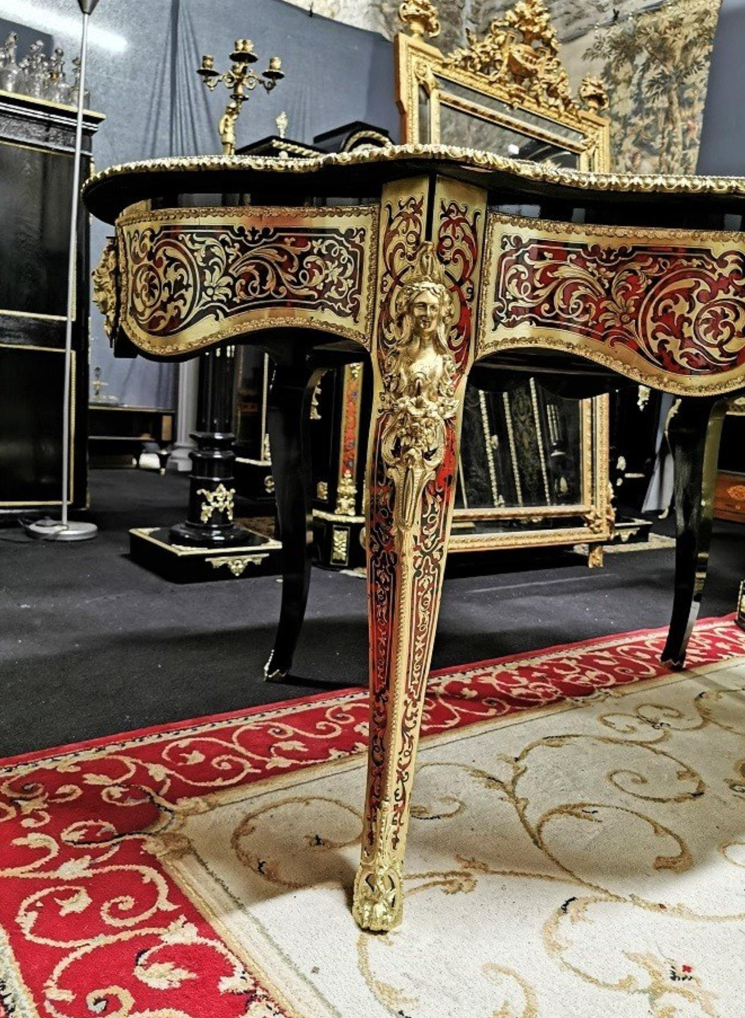 Stunning Napoleon III Large Table in Boulle Marquetry, France, 19th Century In Good Condition In Paris, FR