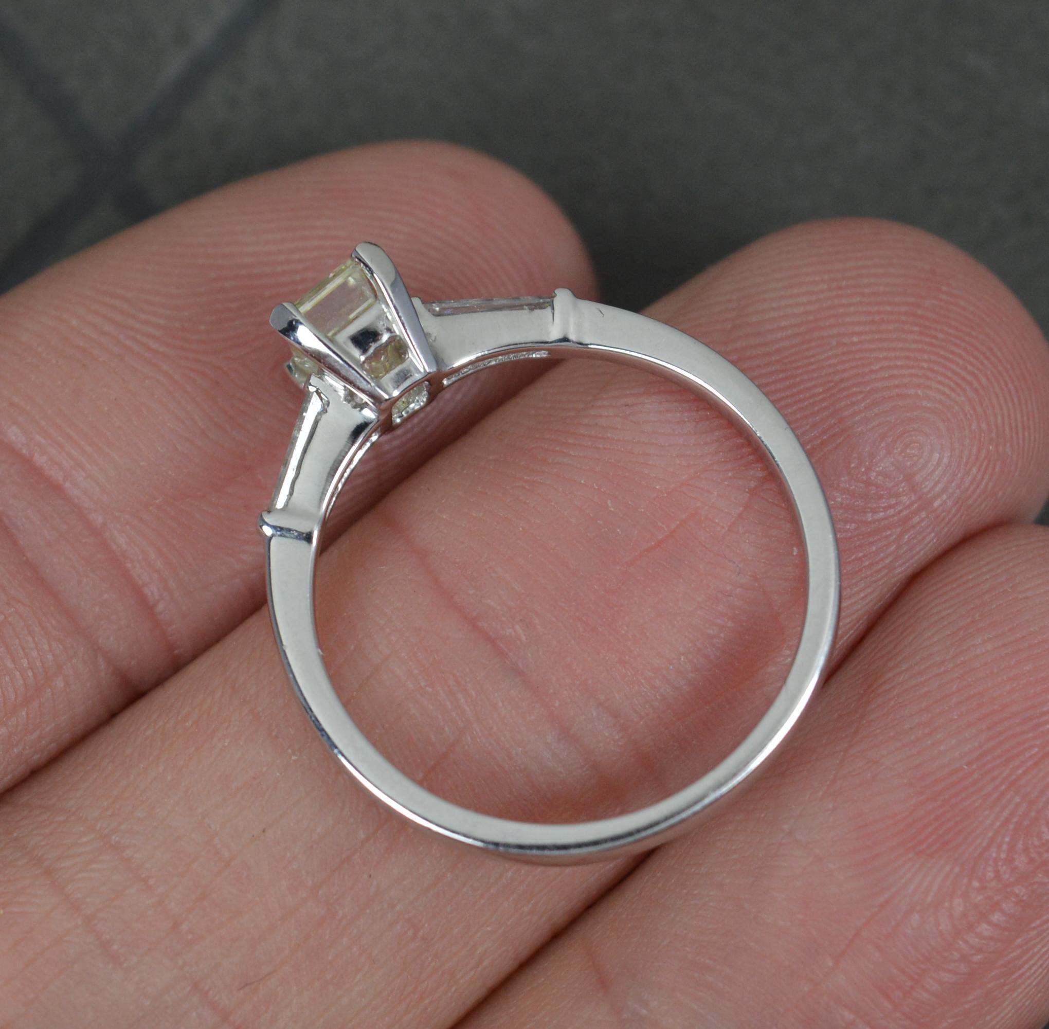 Stunning Natural 0.85ct Diamond and 18ct White Gold Engagement Ring In Good Condition In St Helens, GB