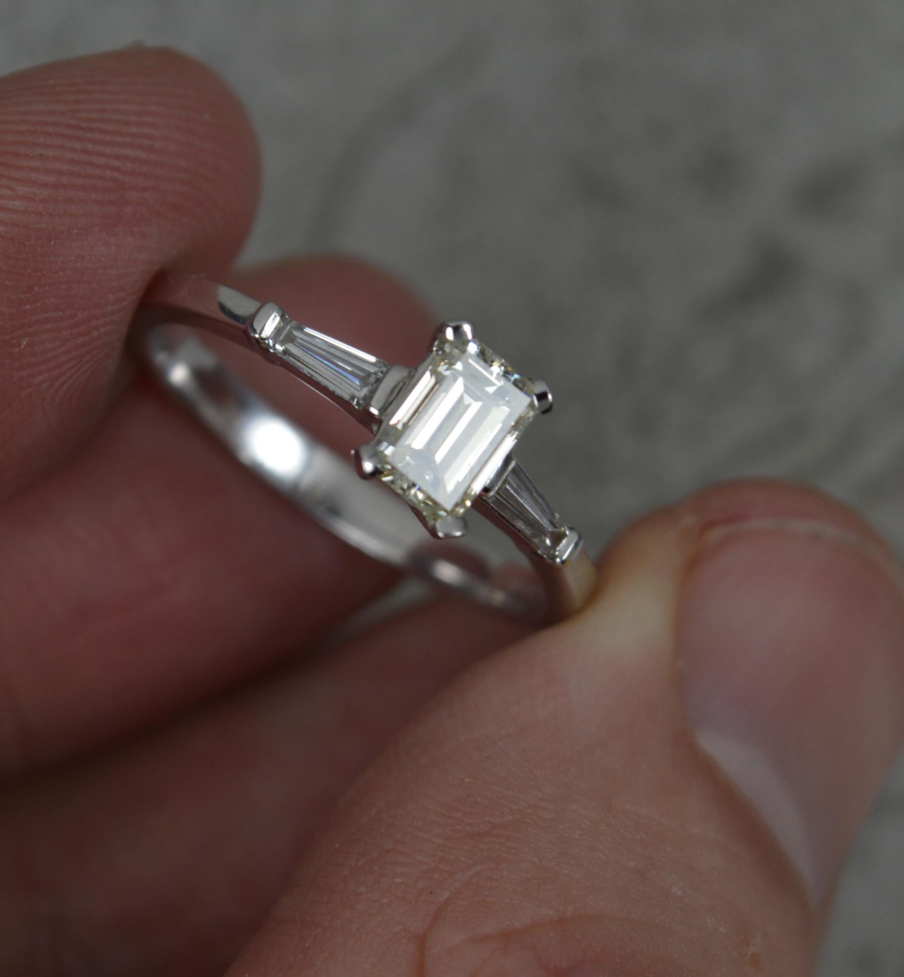 Stunning Natural 0.85ct Diamond and 18ct White Gold Engagement Ring 3